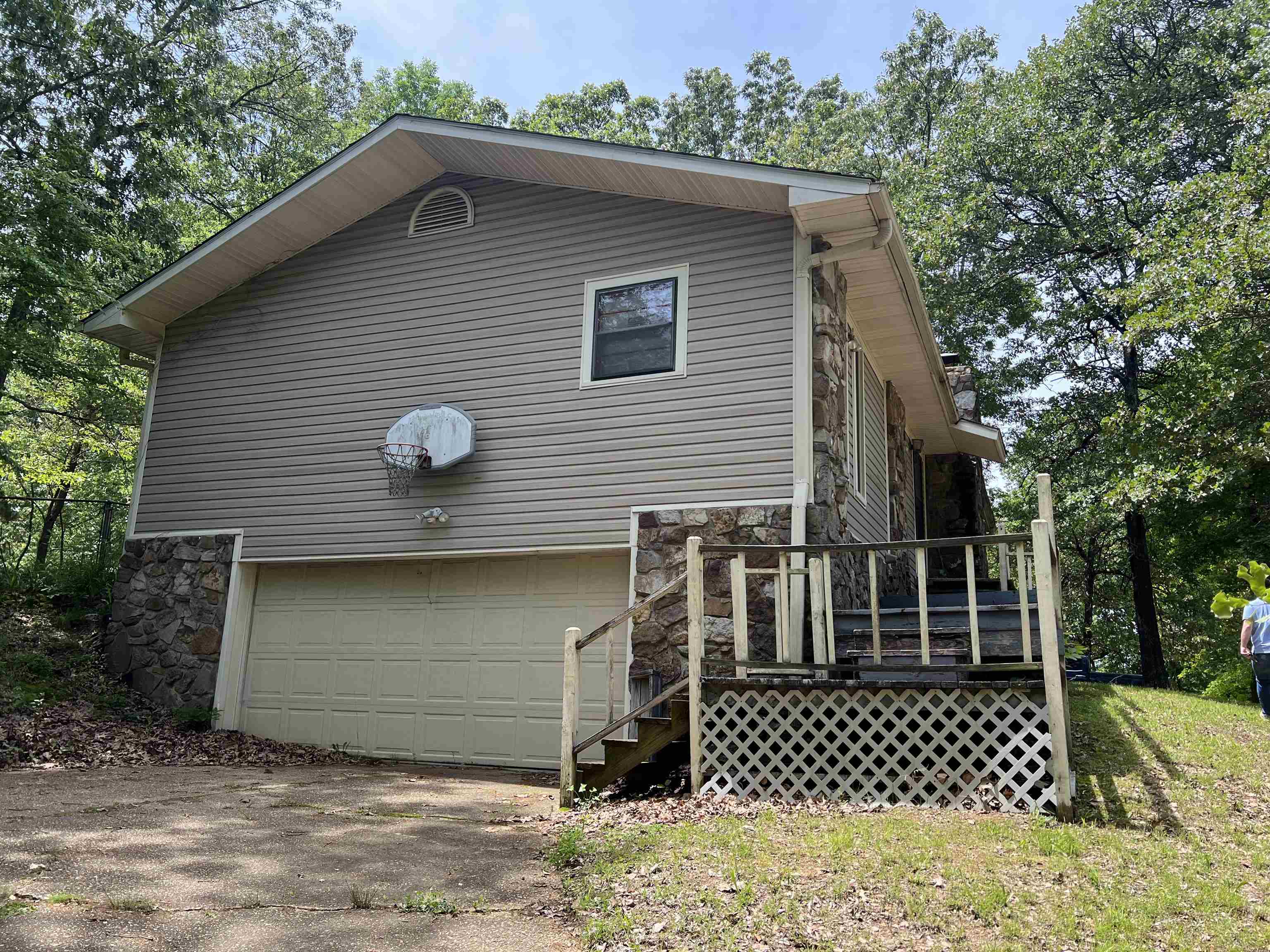 1803  Deerwood Dr  Jonesboro, AR
