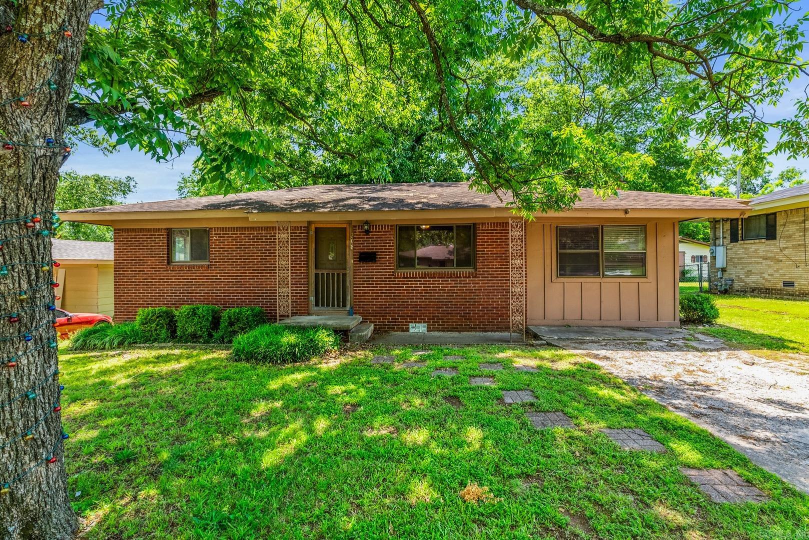 208  Wisteria  North Little Rock, AR