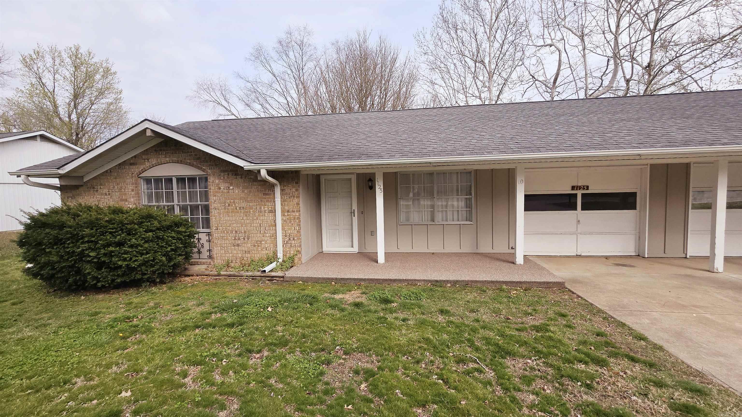 1125  meadowbrook  Mountain Home, AR