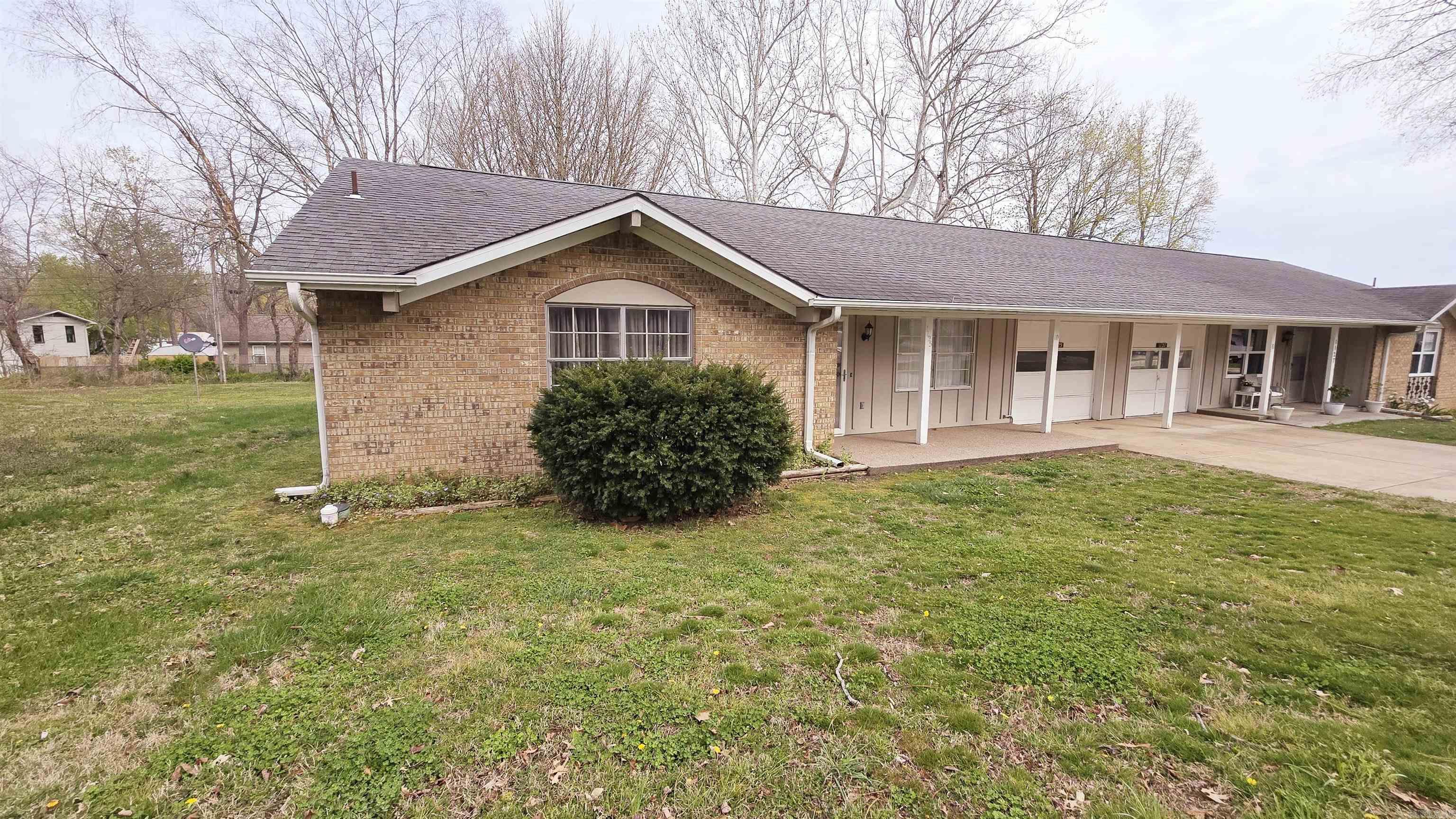 1125  meadowbrook  Mountain Home, AR