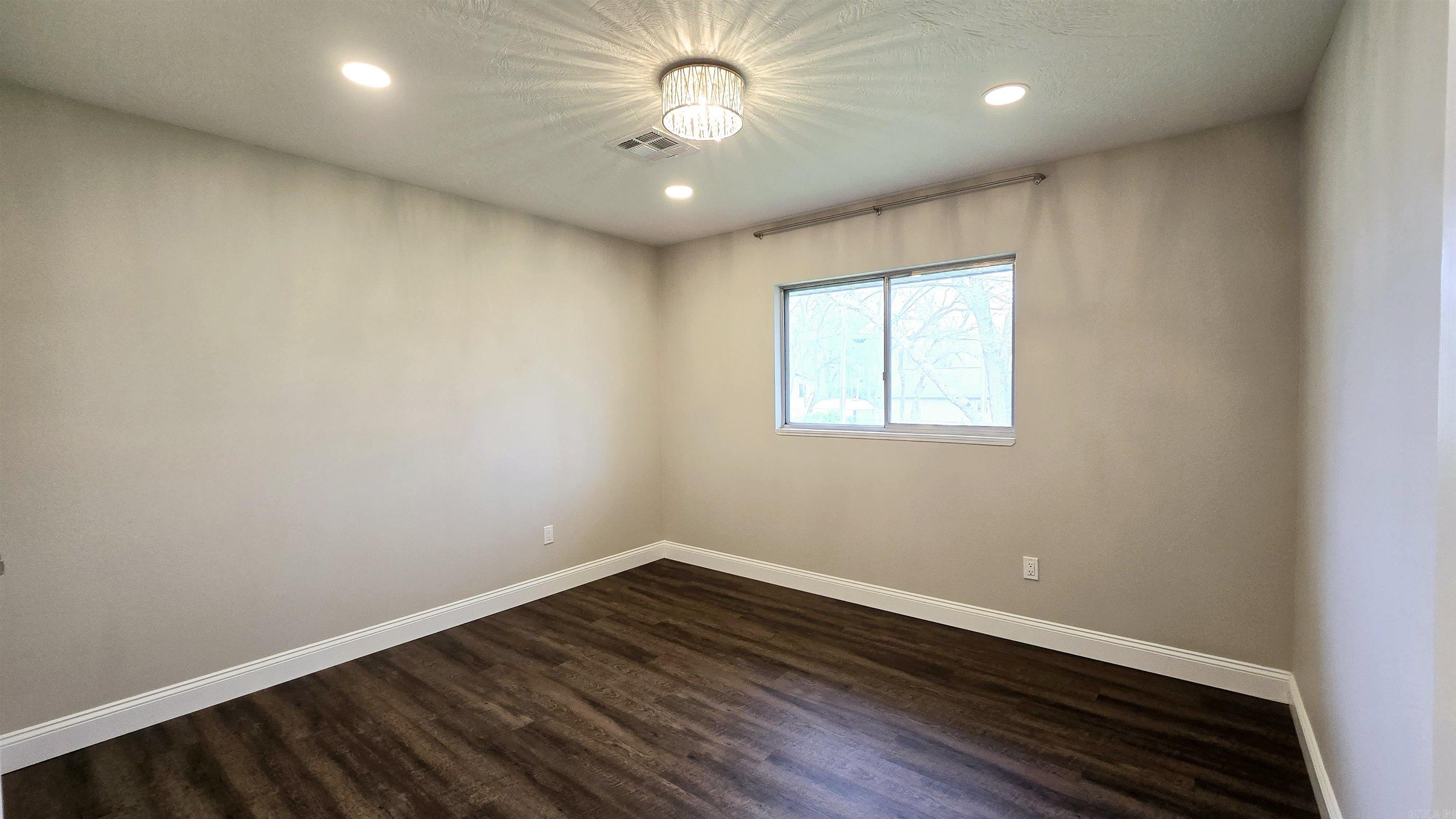 1125  meadowbrook  Mountain Home, AR