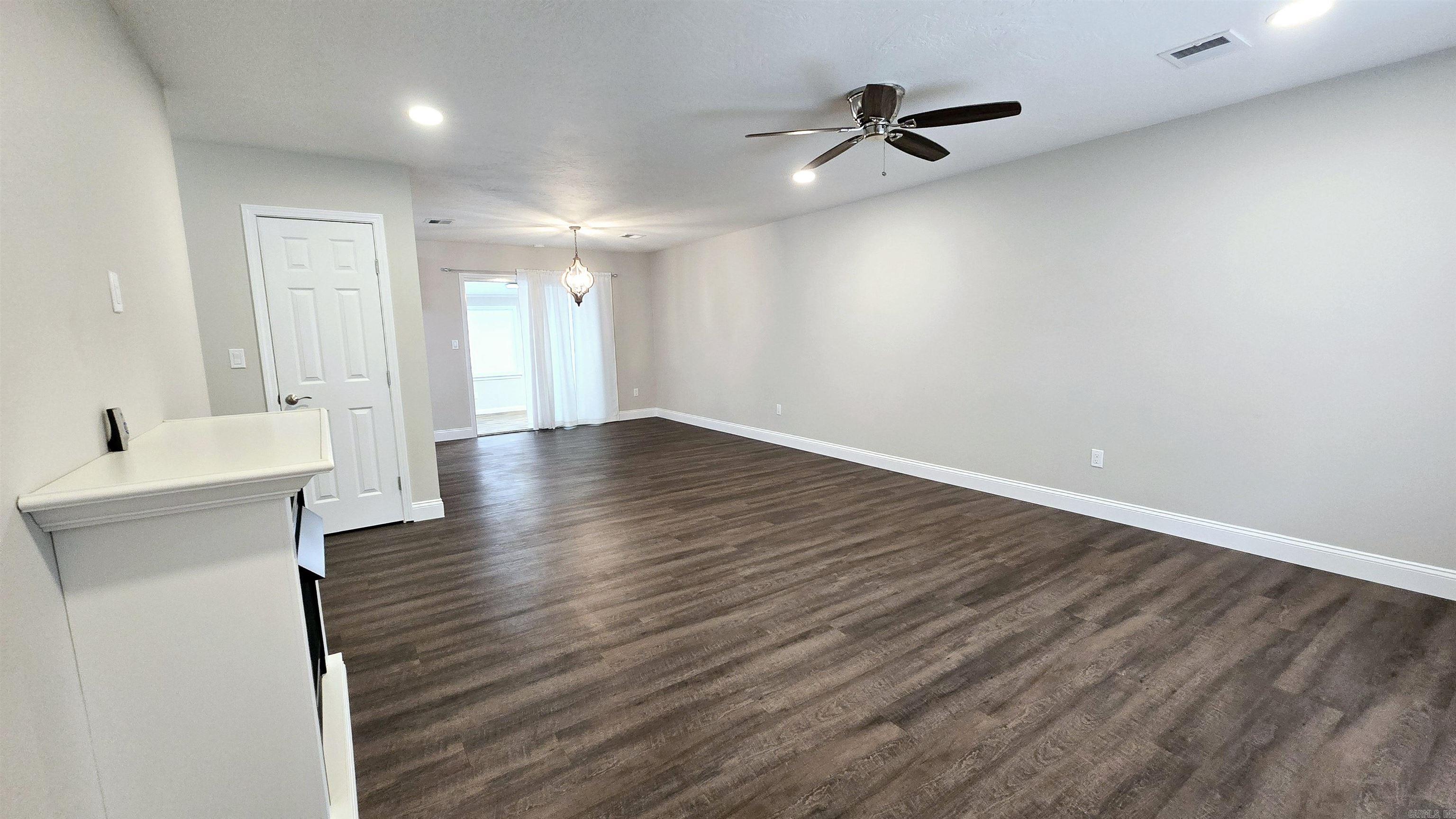 1125  meadowbrook  Mountain Home, AR