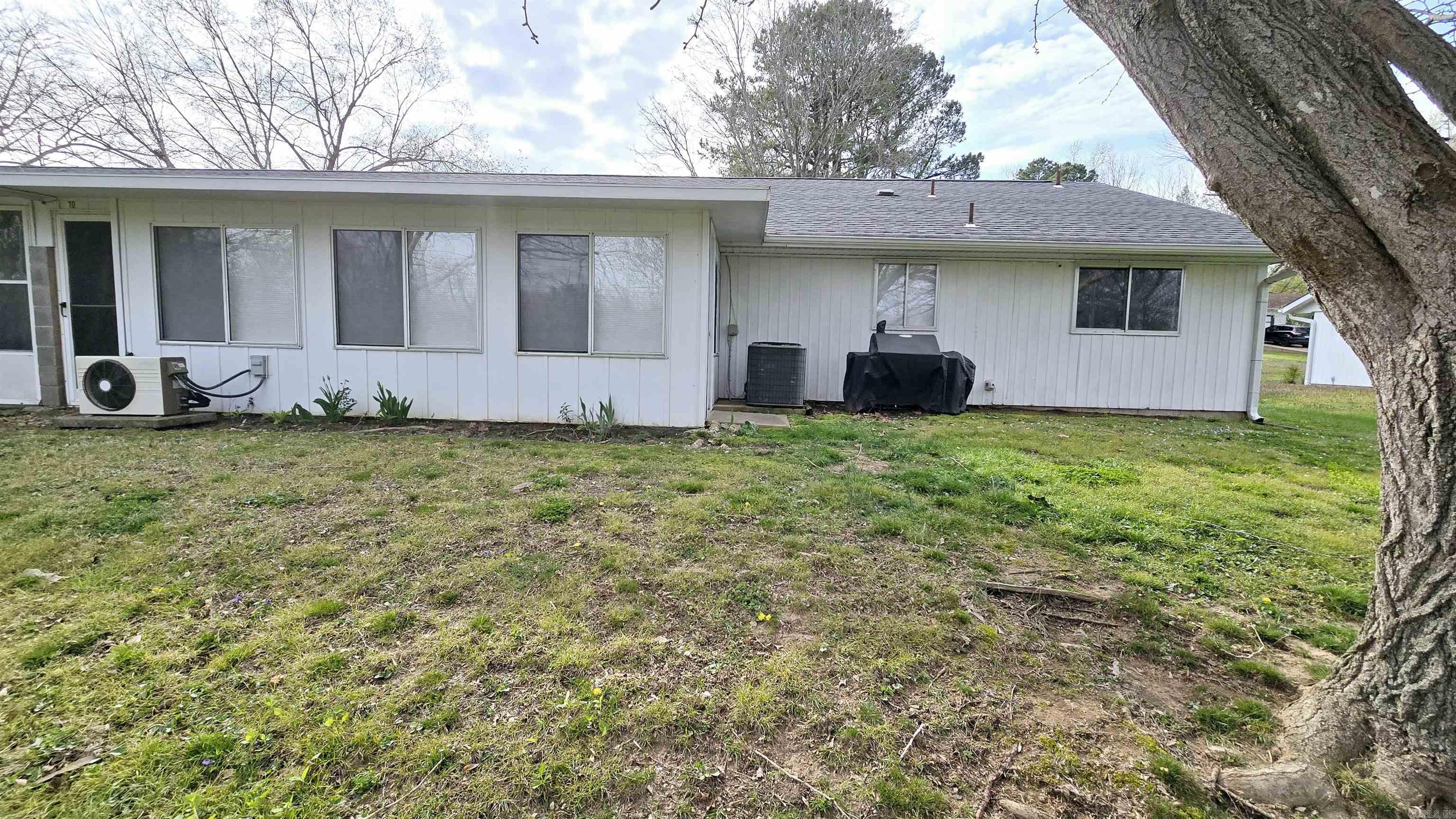 1125  meadowbrook  Mountain Home, AR