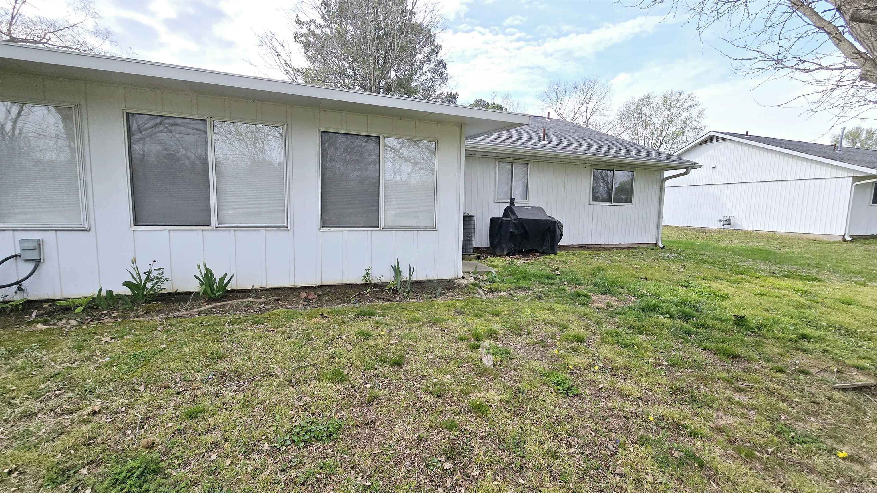 1125  meadowbrook  Mountain Home, AR