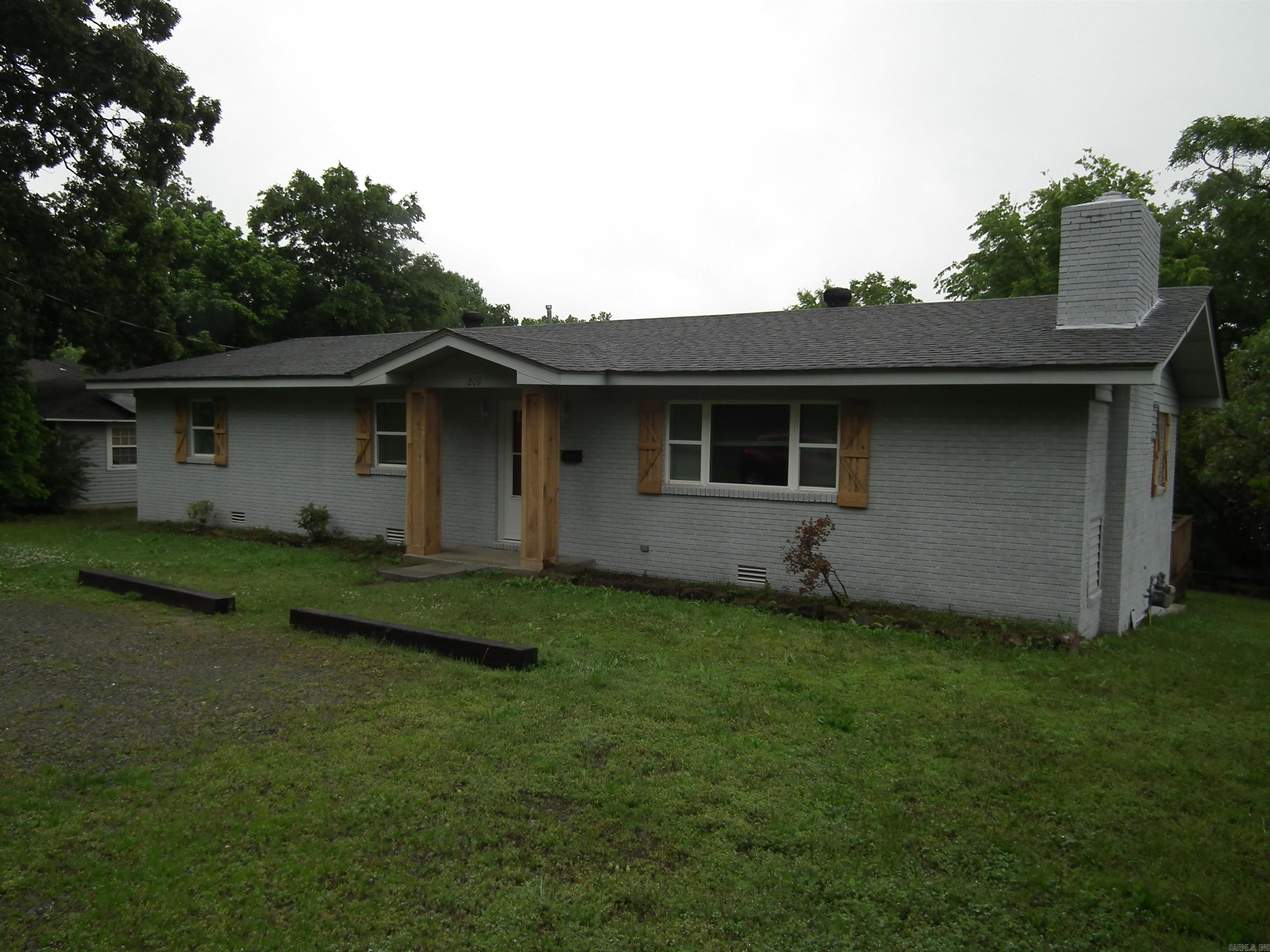 209 W Sugarloaf  Heber Springs, AR
