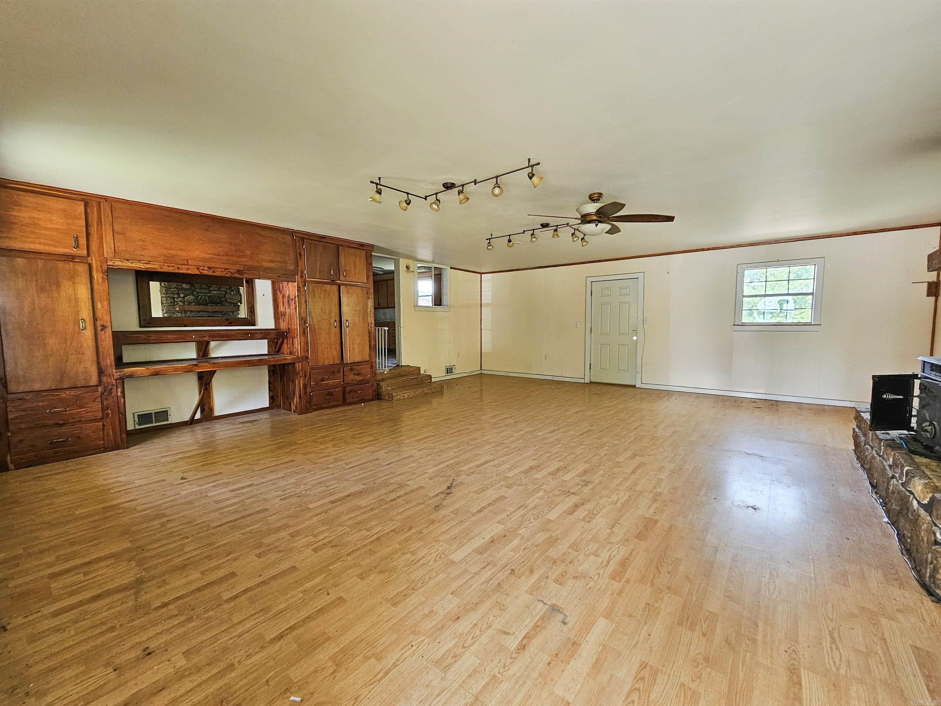 125  Crowell Mountain  Clinton, AR