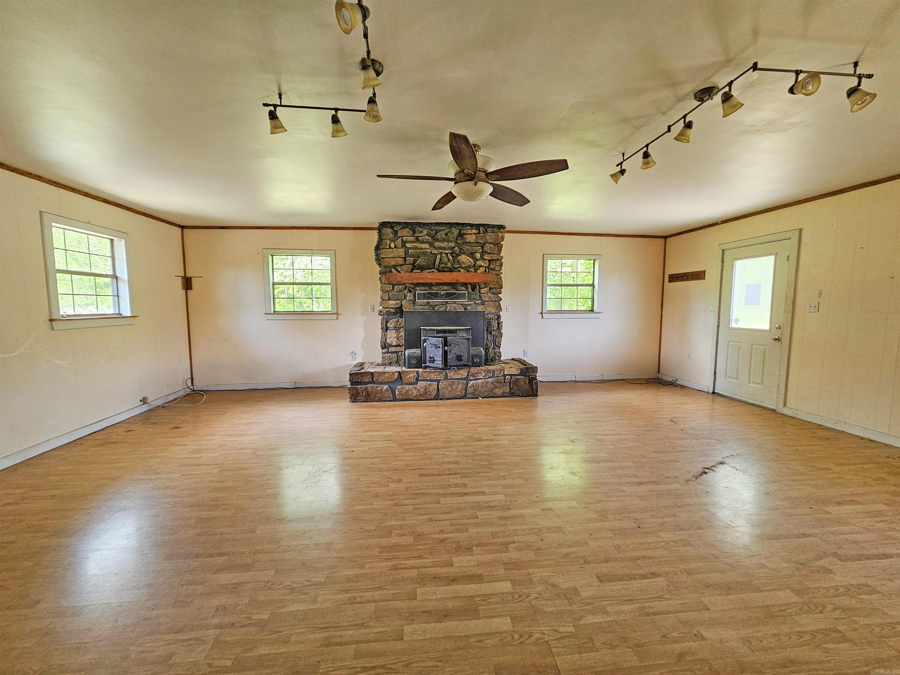 125  Crowell Mountain  Clinton, AR