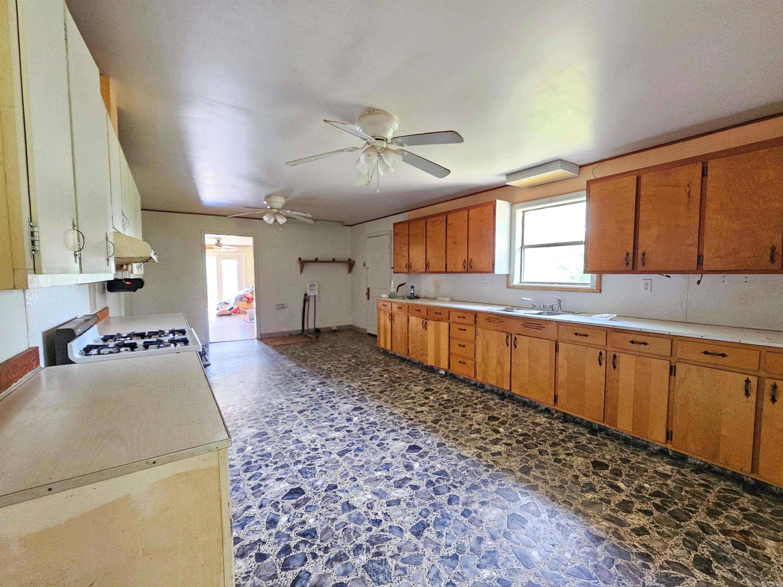 125  Crowell Mountain  Clinton, AR