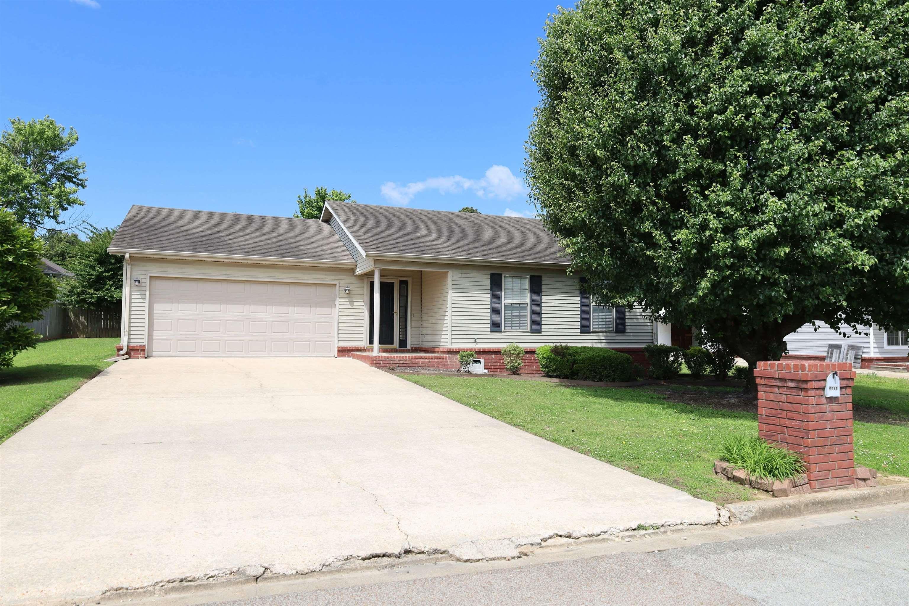 1804 S 10th St  Paragould, AR
