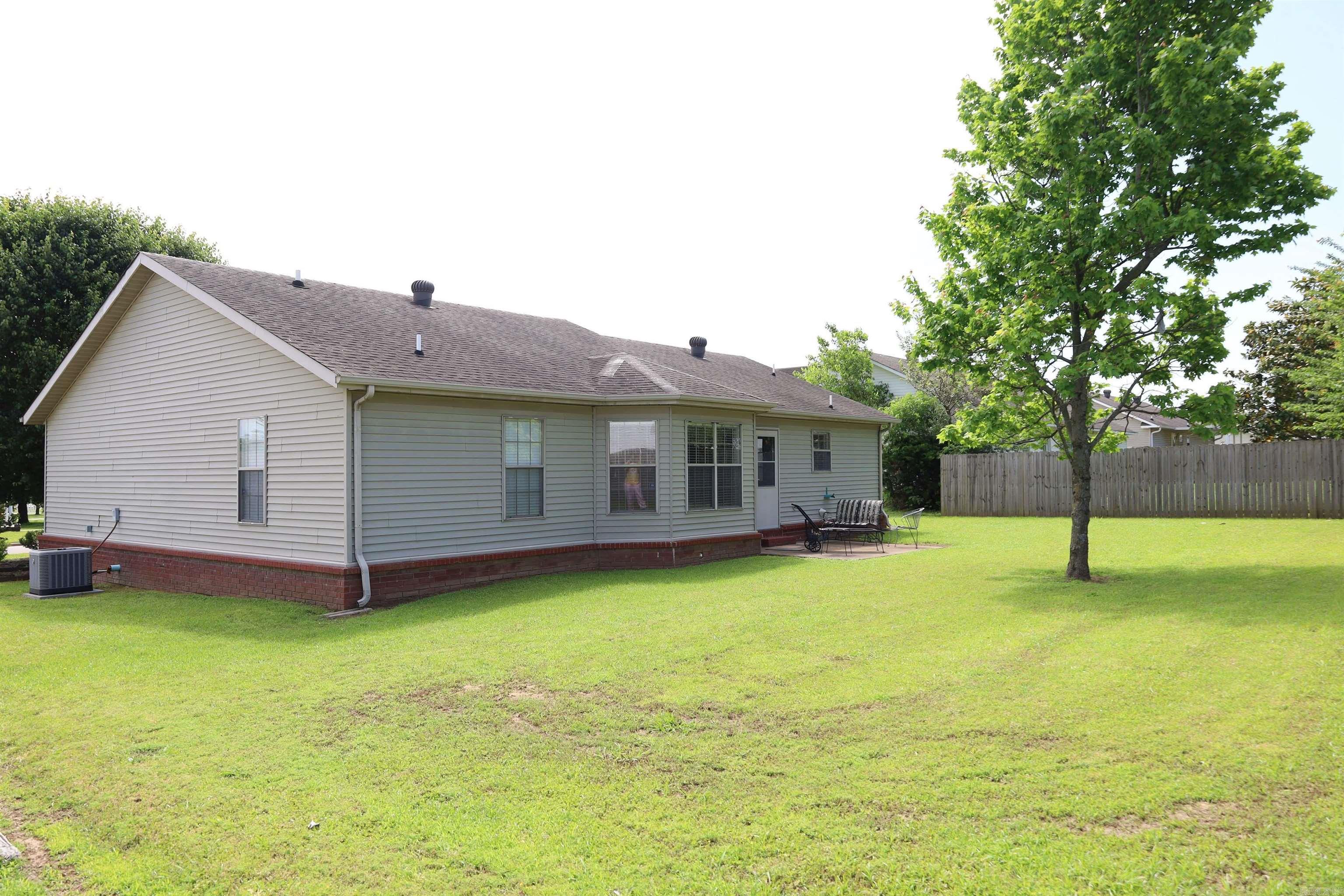 1804 S 10th St  Paragould, AR