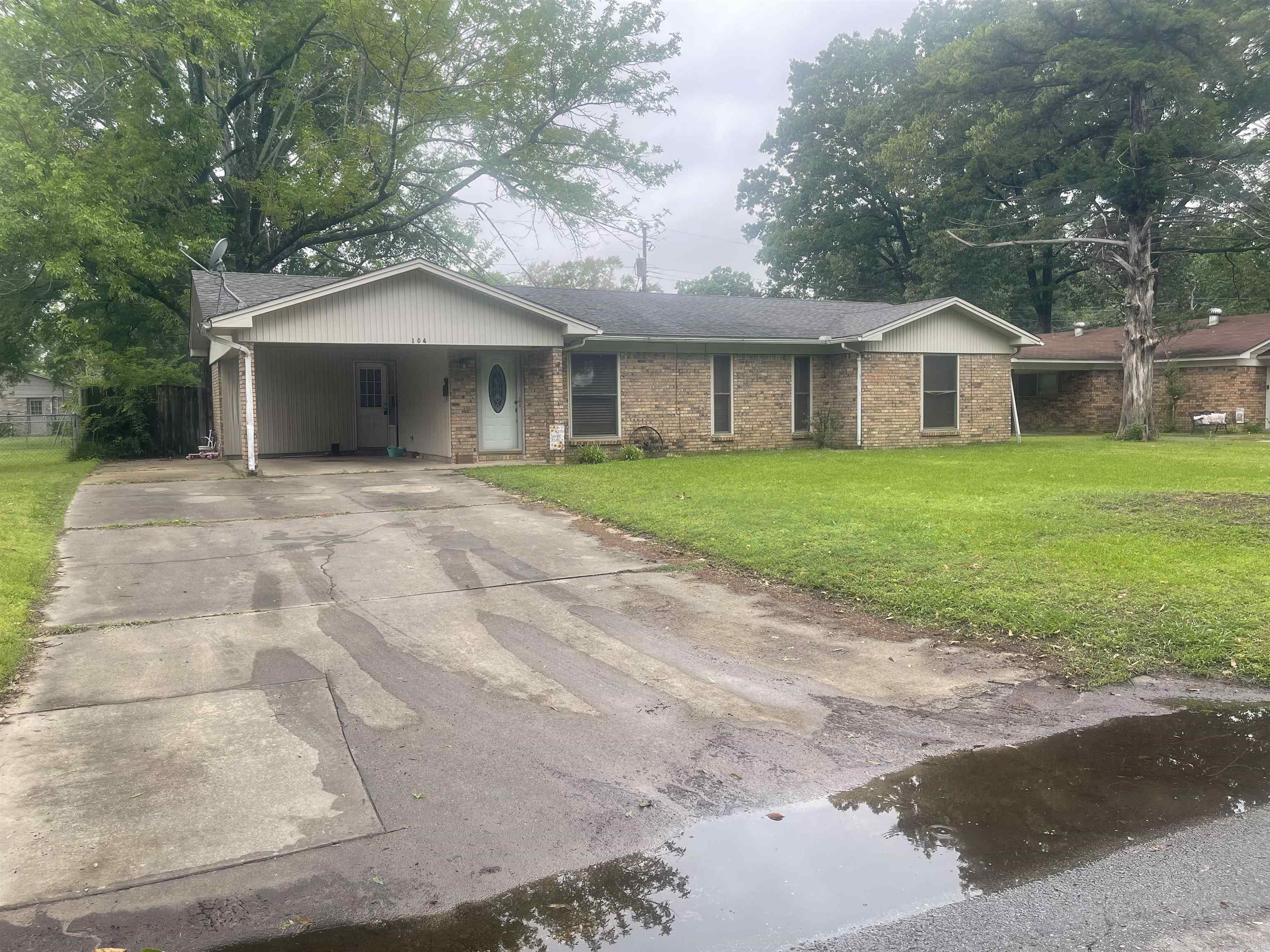 104 S Summitt  Dumas, AR