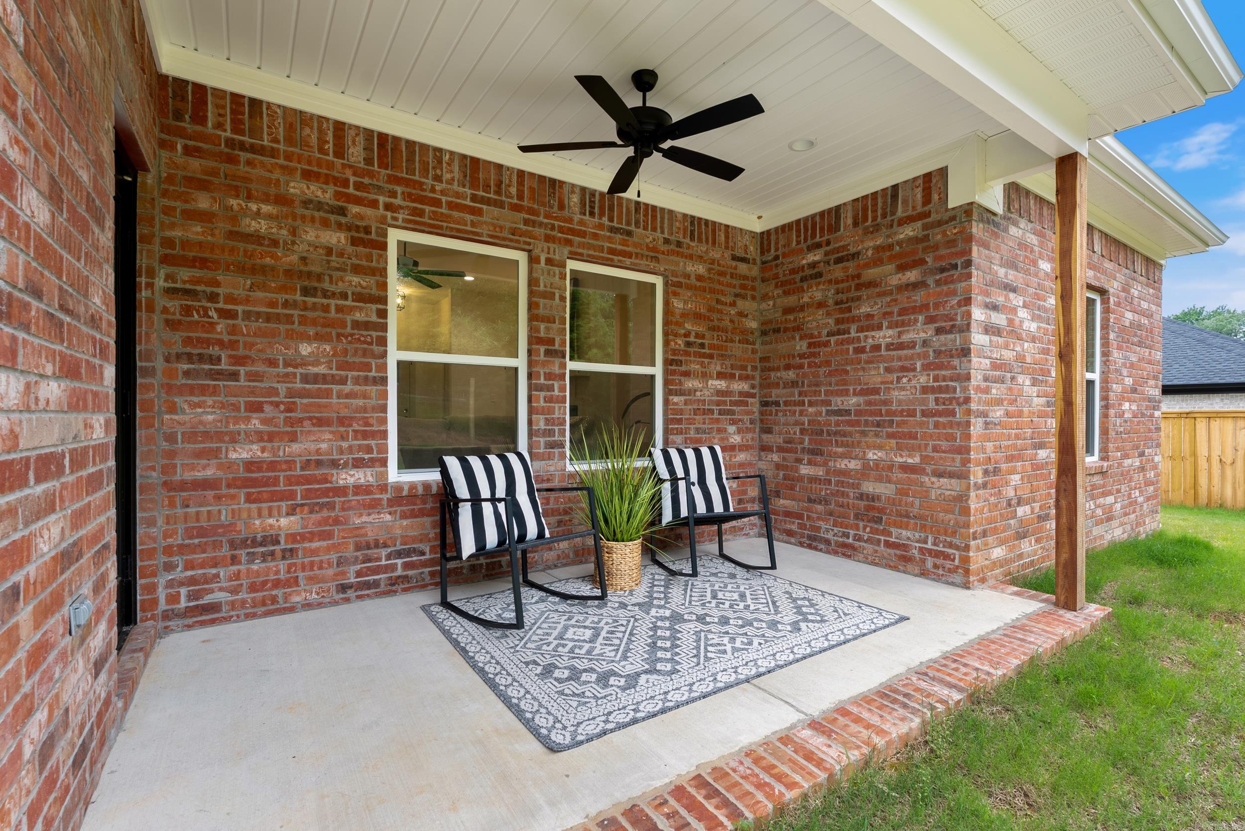 73 Lewis  Greenbrier, AR