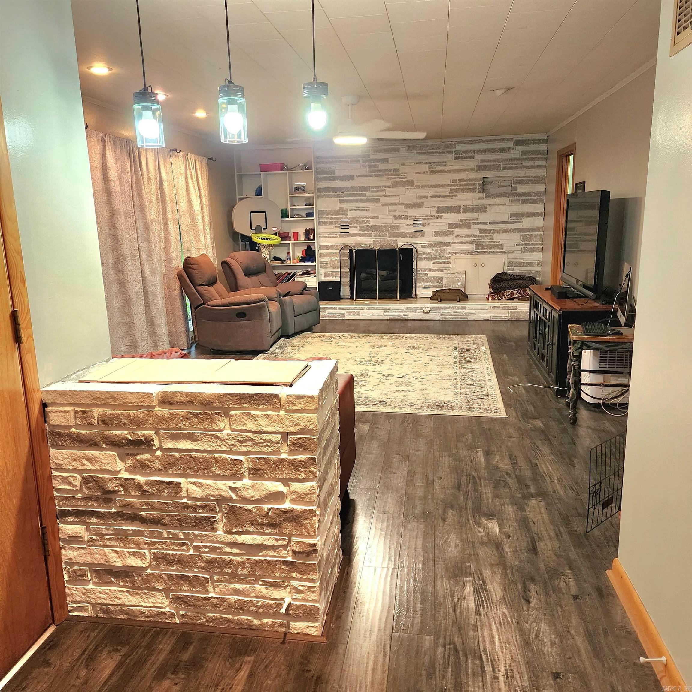 832 W Front  Heber Springs, AR