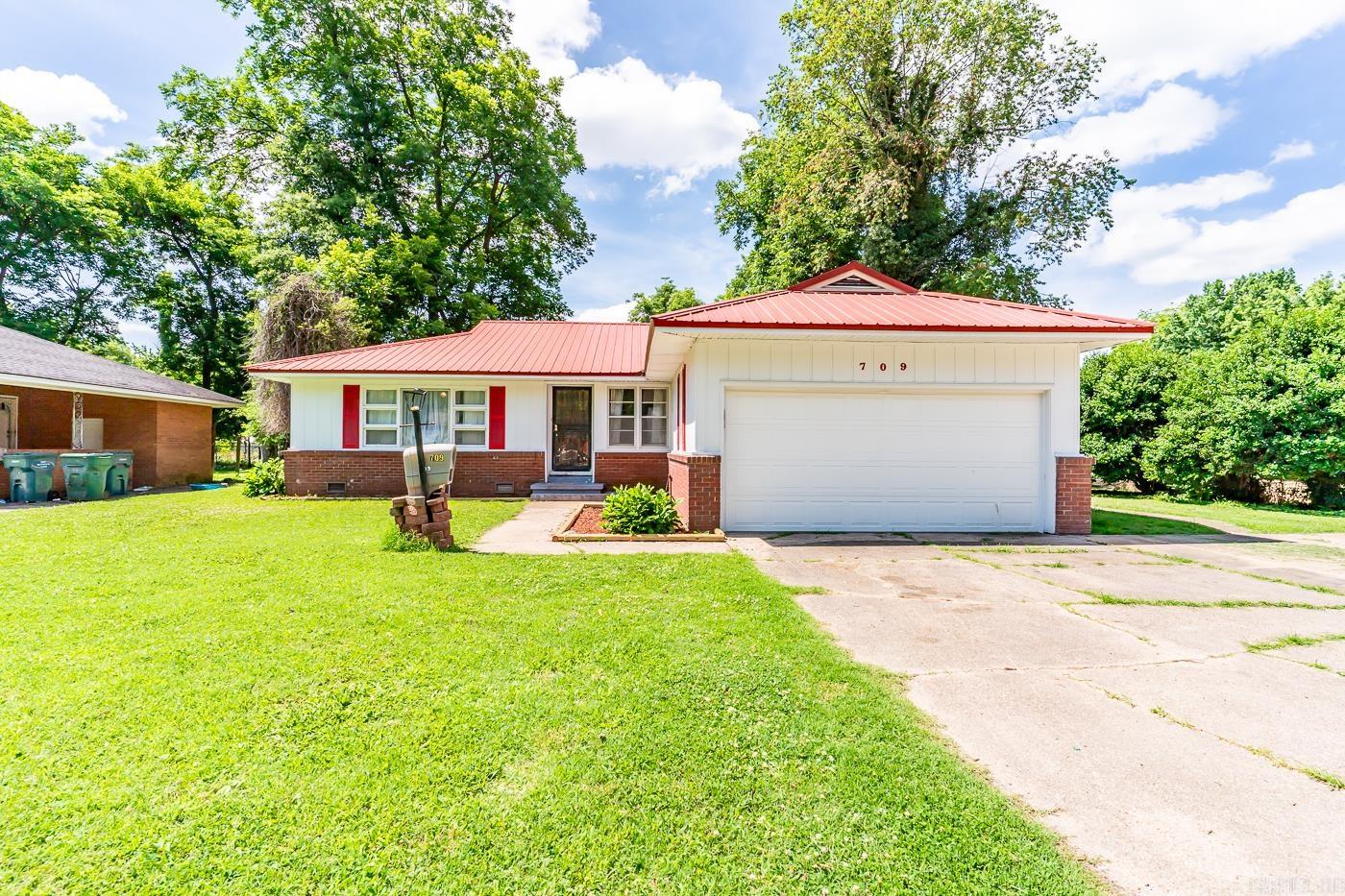 709 E Main  Blytheville, AR