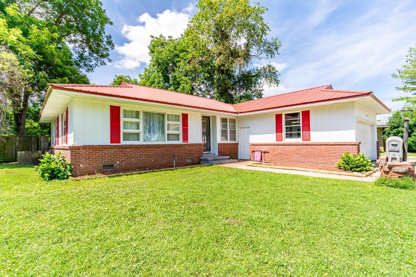709 E Main  Blytheville, AR