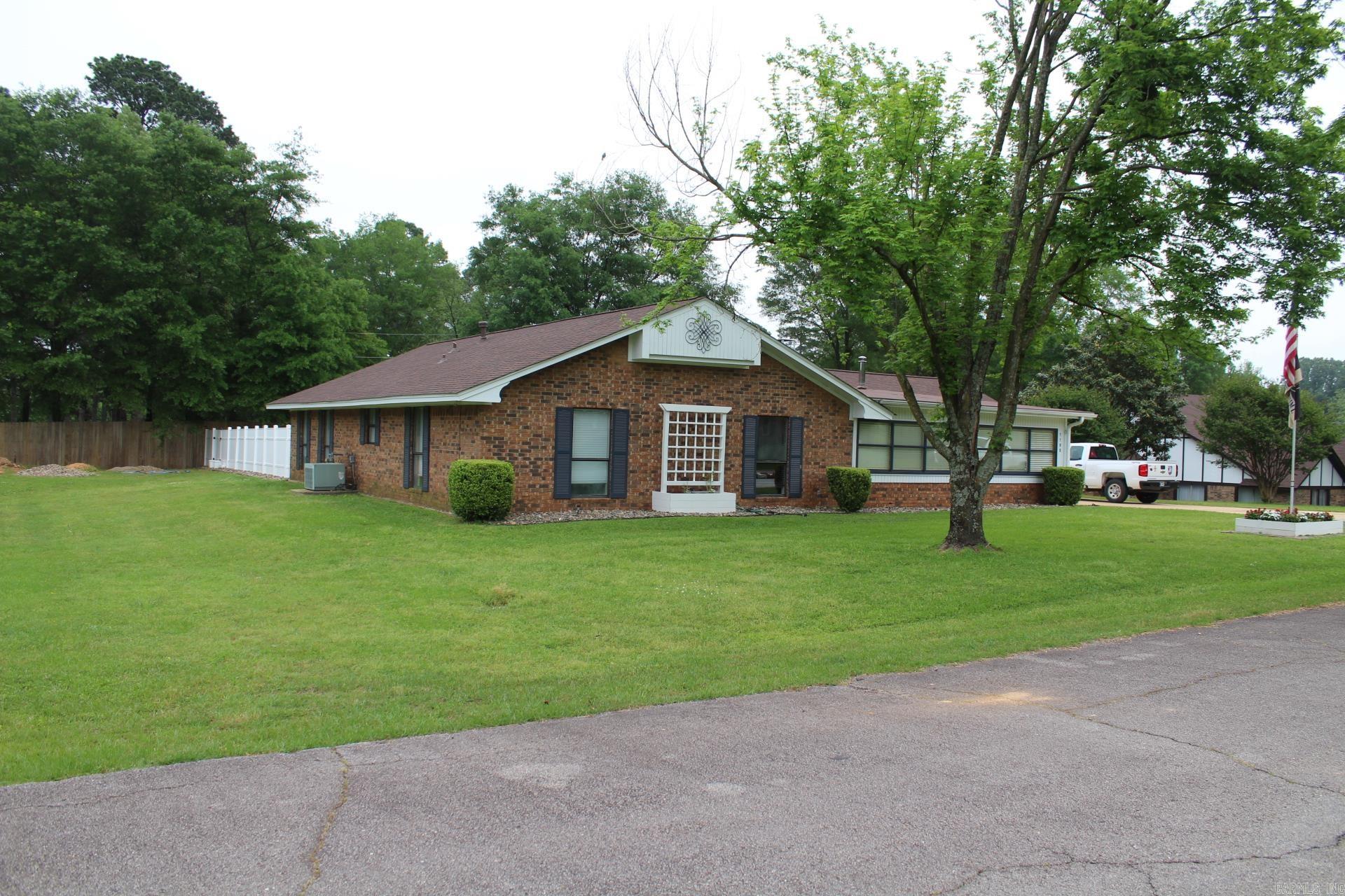 1108 N 14th  Nashville, AR