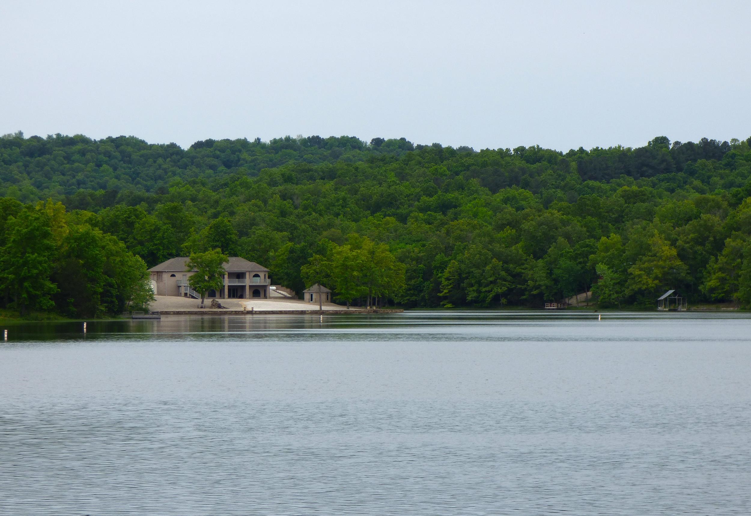   Tonganoxie  Cherokee Village, AR