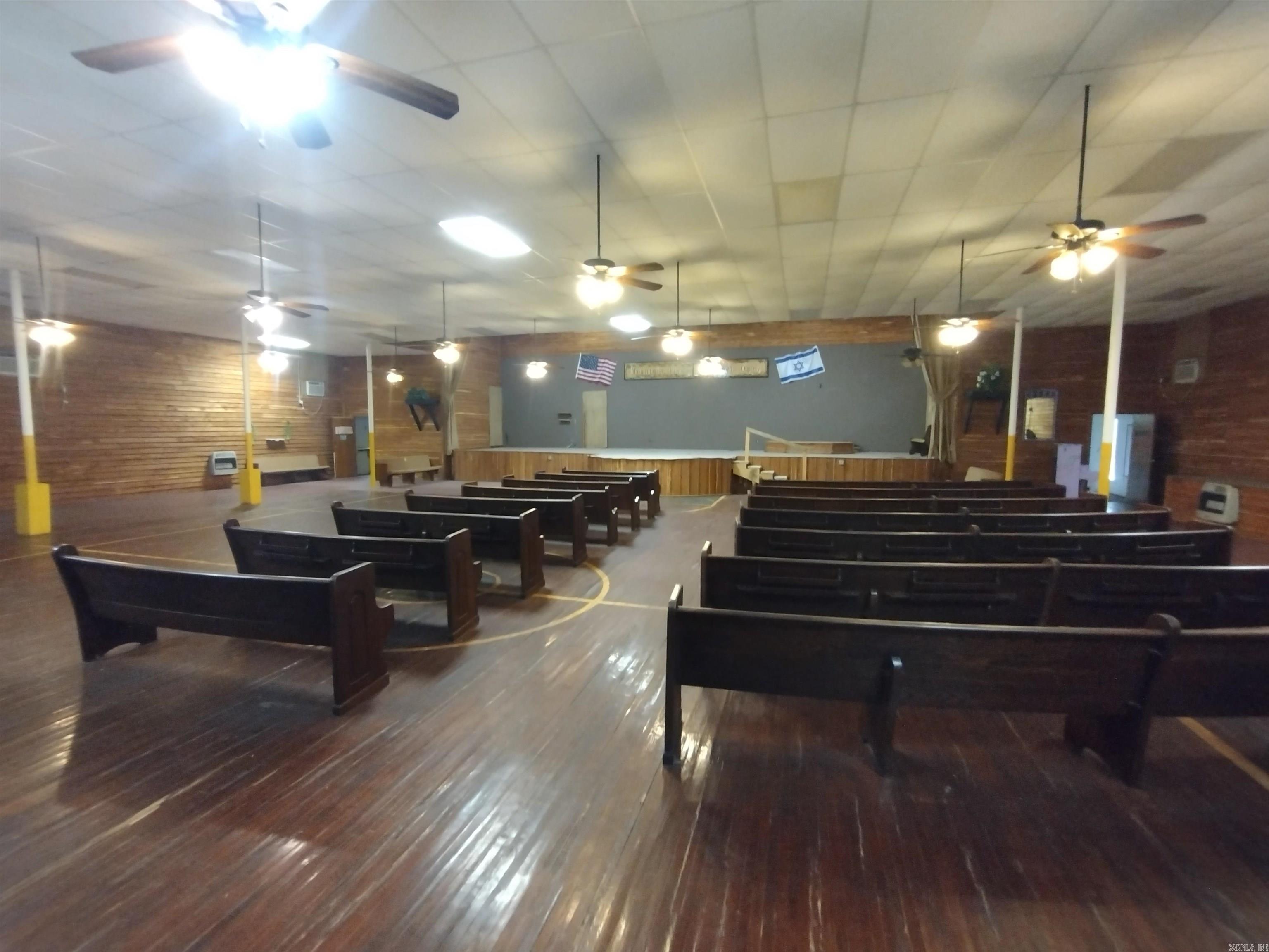 208  School AVe  Mountain View, AR