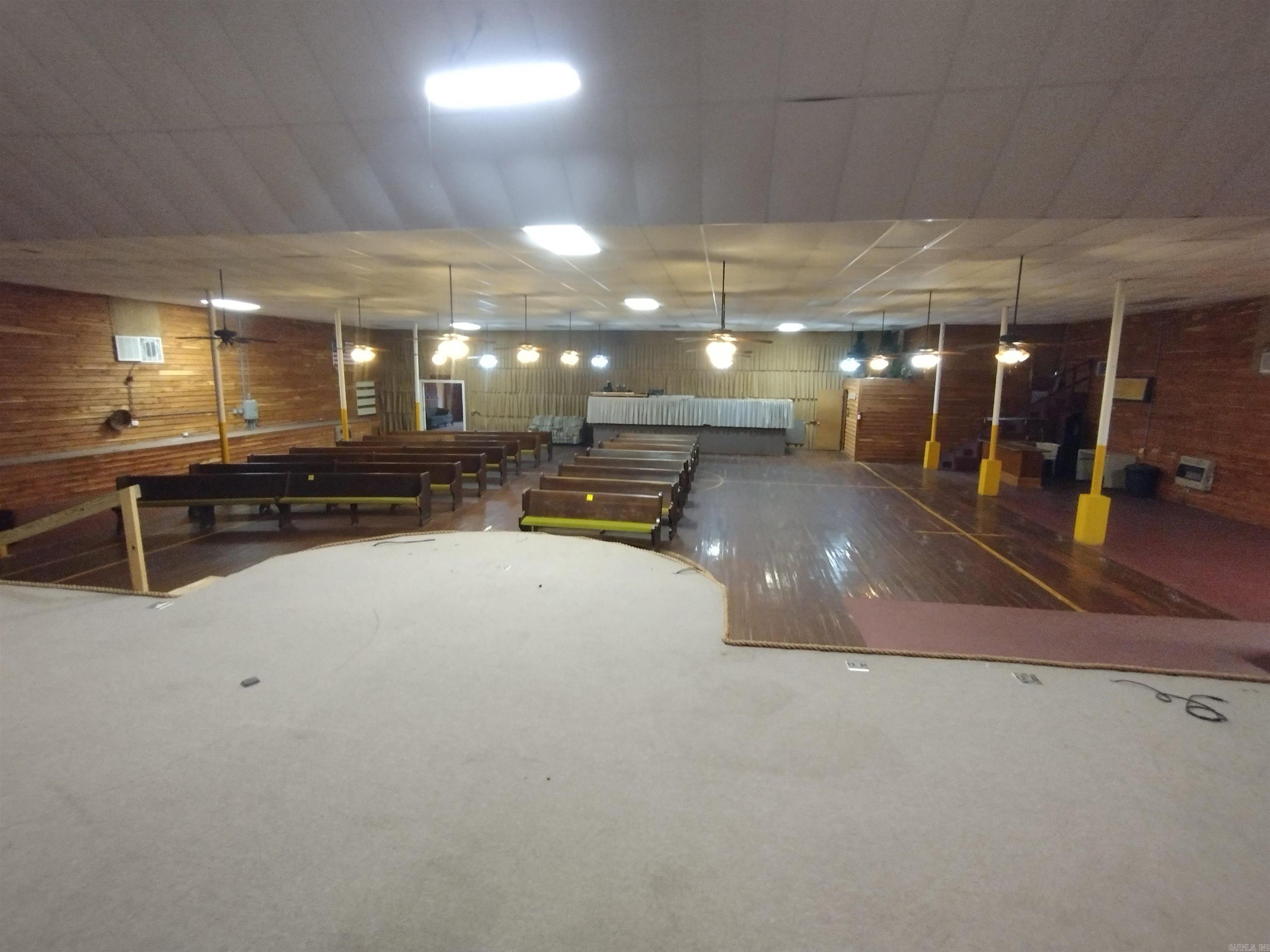 208  School AVe  Mountain View, AR