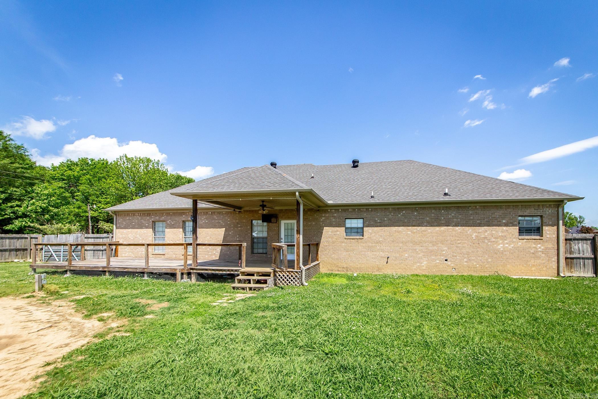 63 Vilsonia Way Vilonia, AR 72173