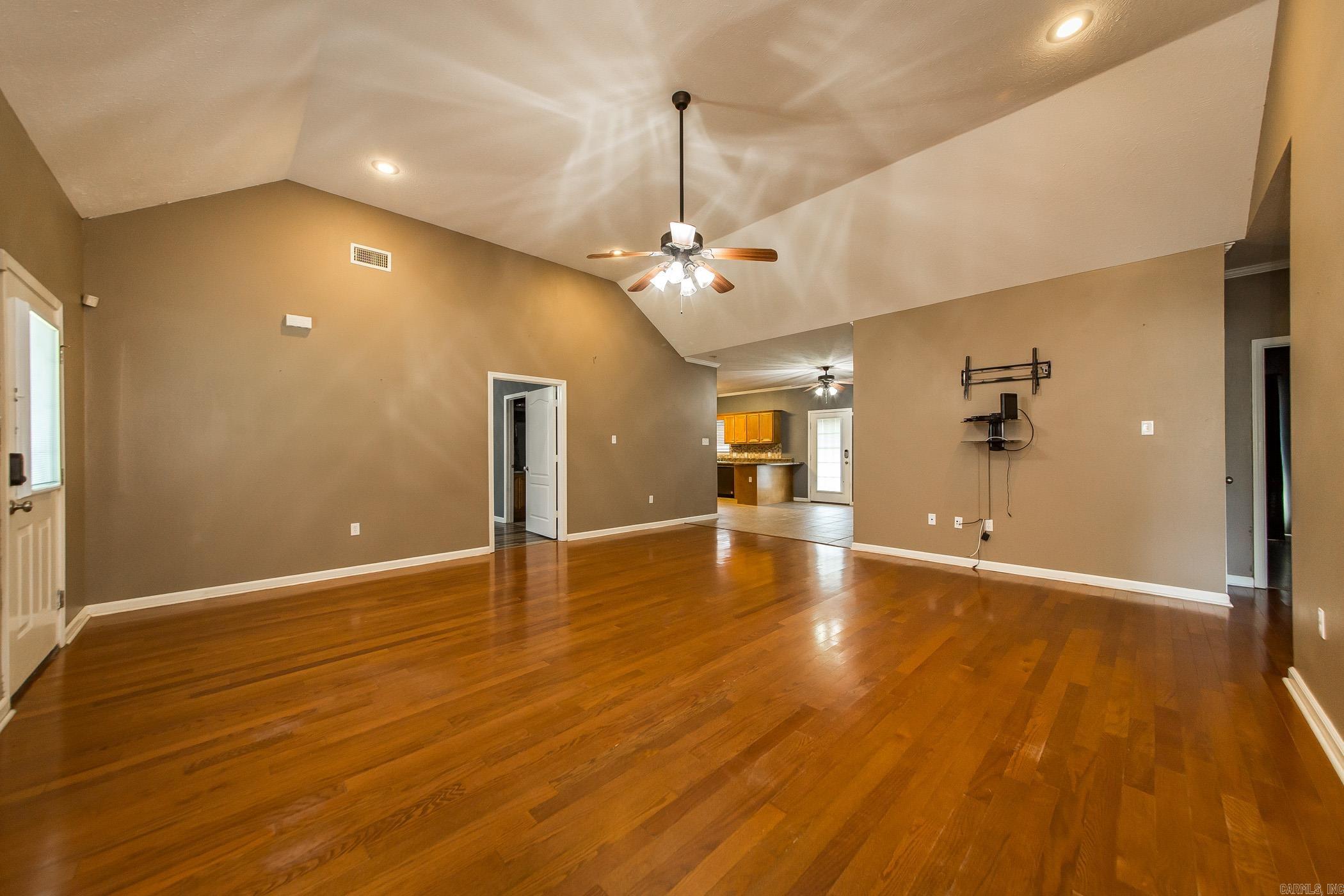 63 Vilsonia Way Vilonia, AR 72173
