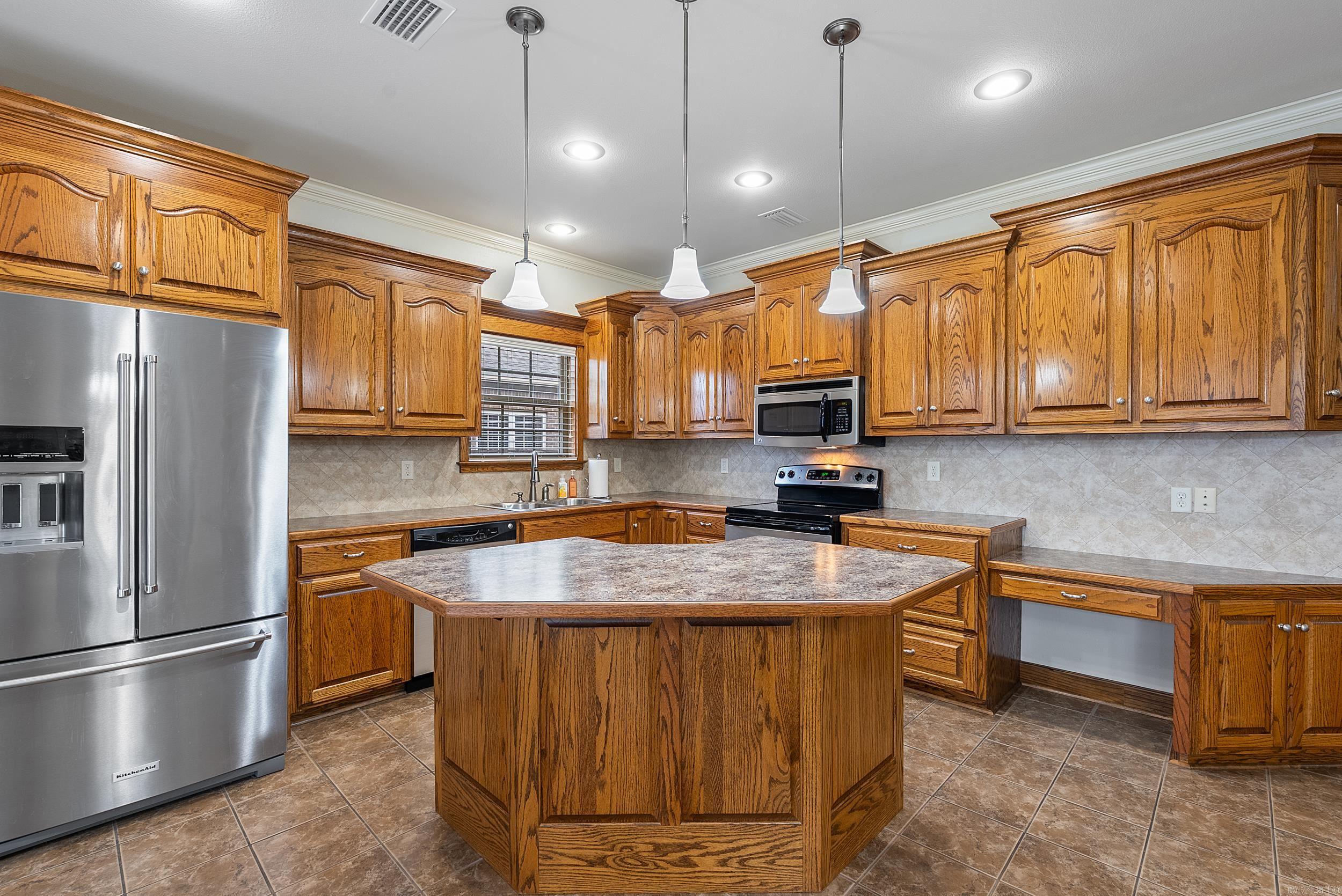 2830  Driftwood  Conway, AR
