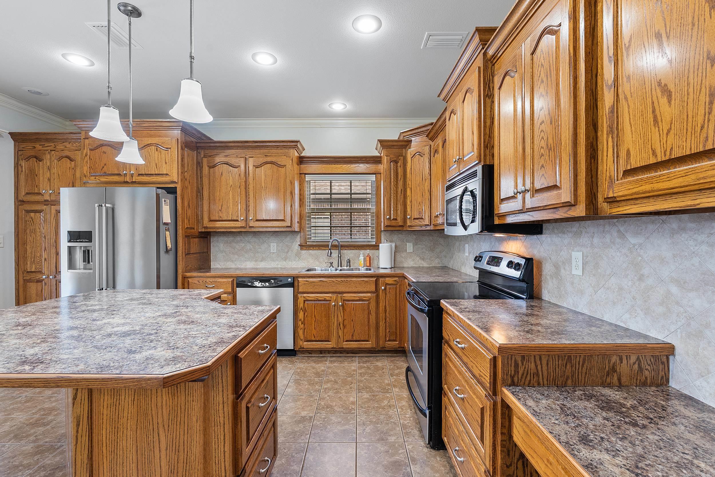 2830  Driftwood  Conway, AR