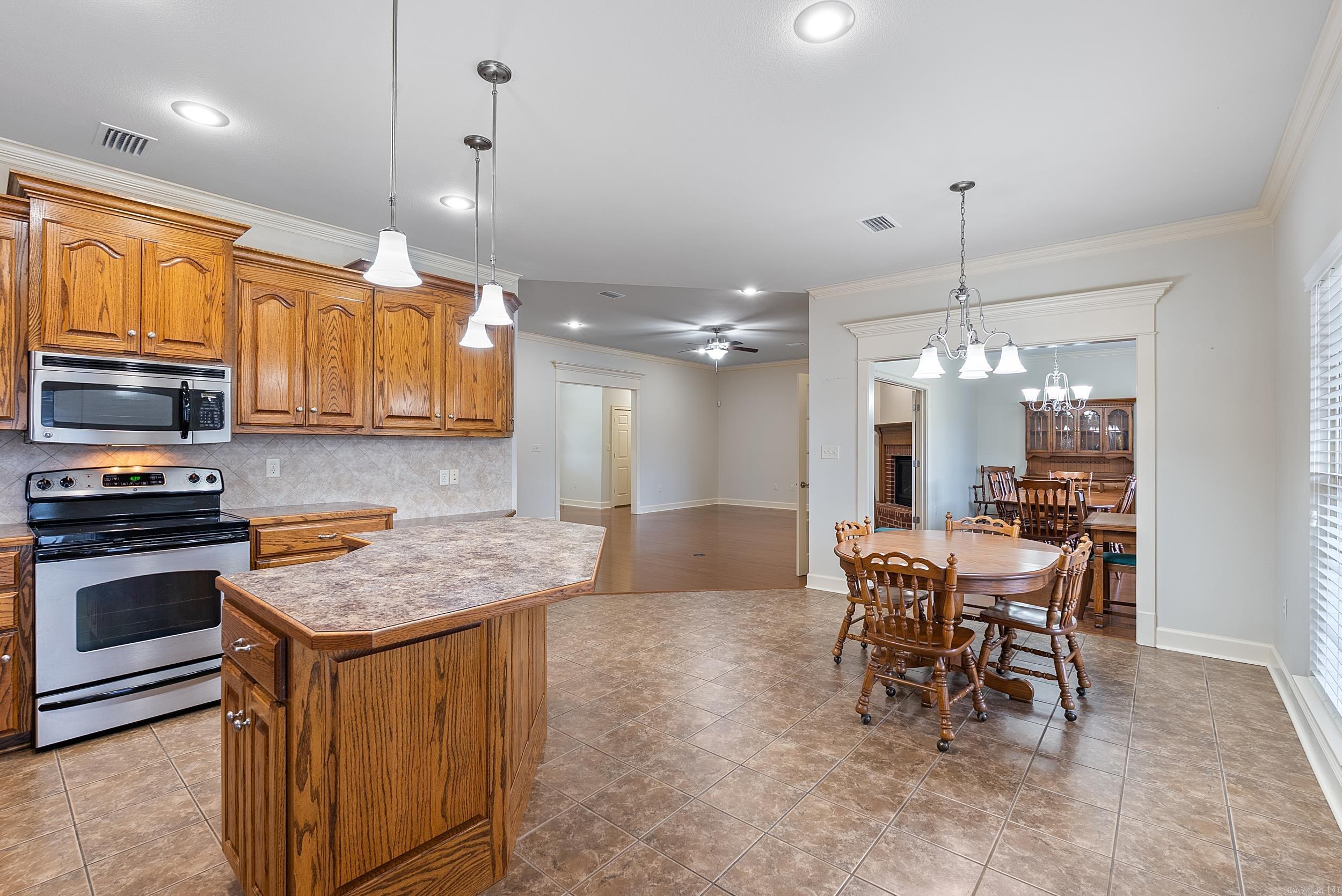 2830  Driftwood  Conway, AR