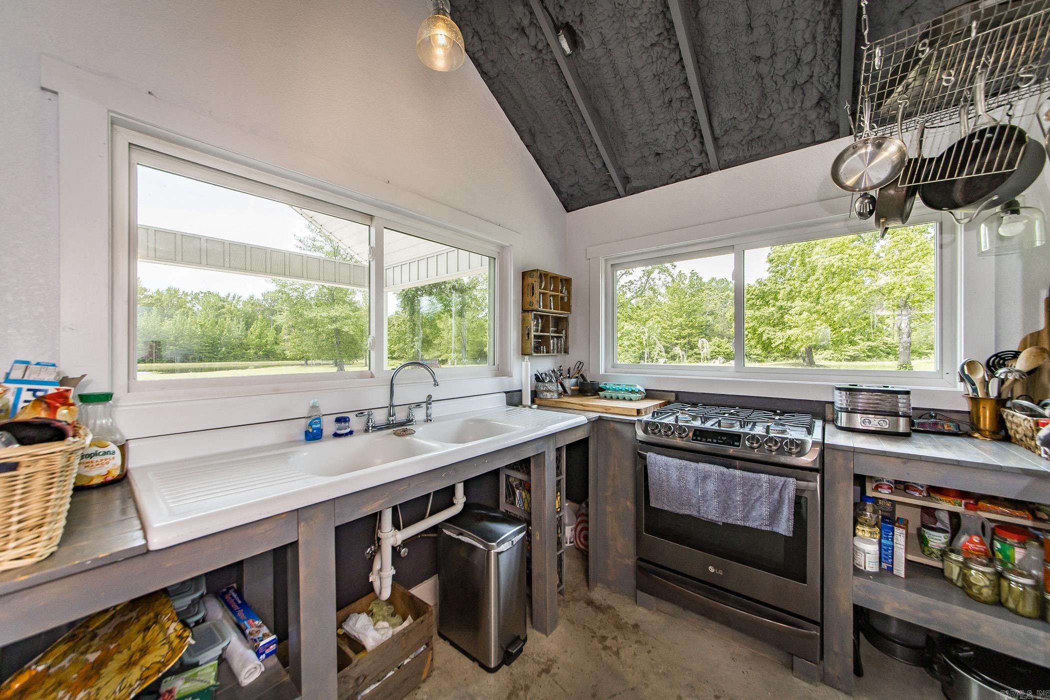 125  Stark Rd.  Greers Ferry, AR