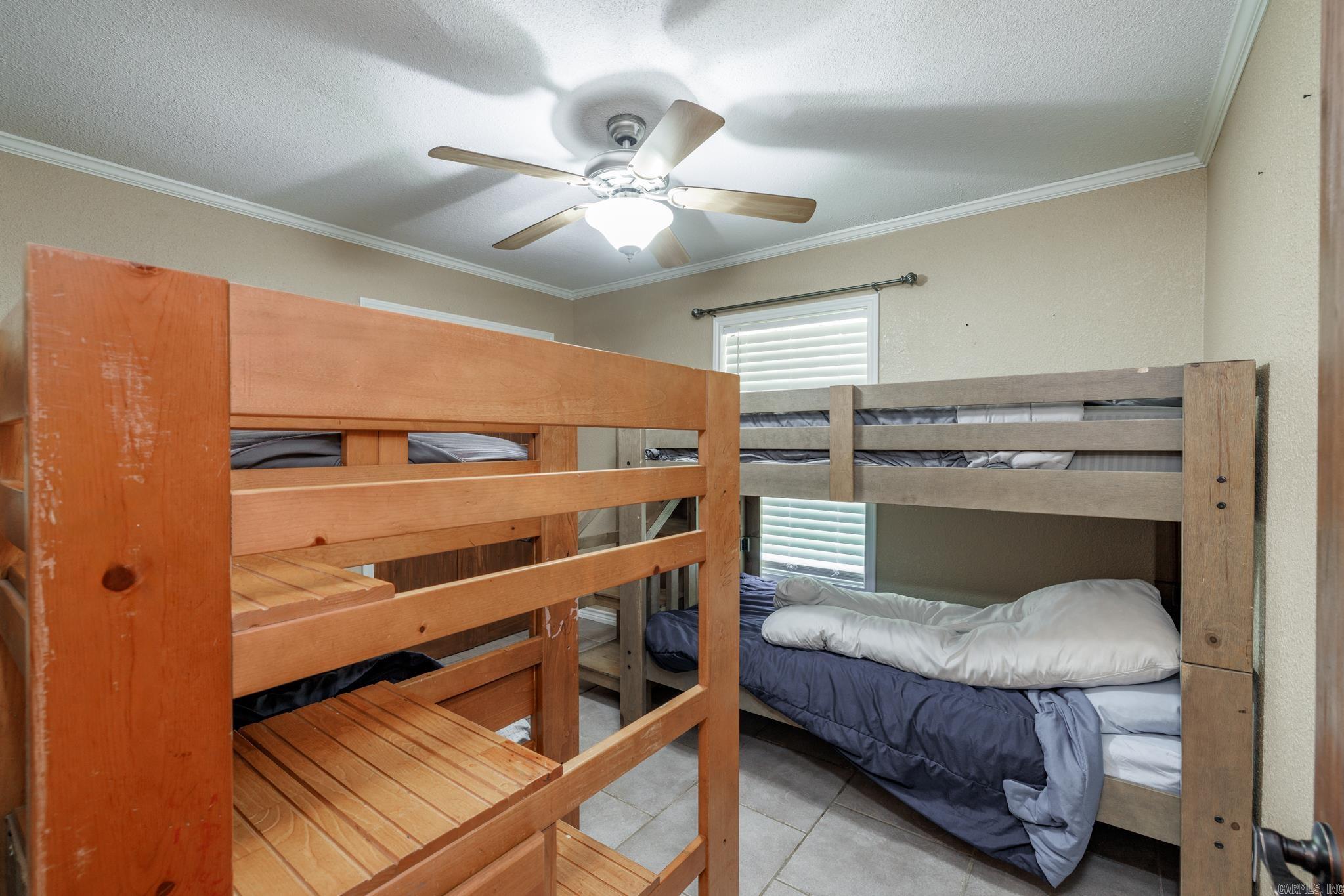 1561  CR-5  Hope, AR