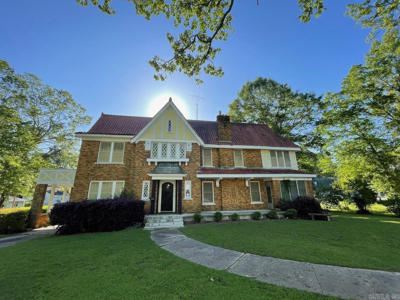 714 N Main  Monticello, AR