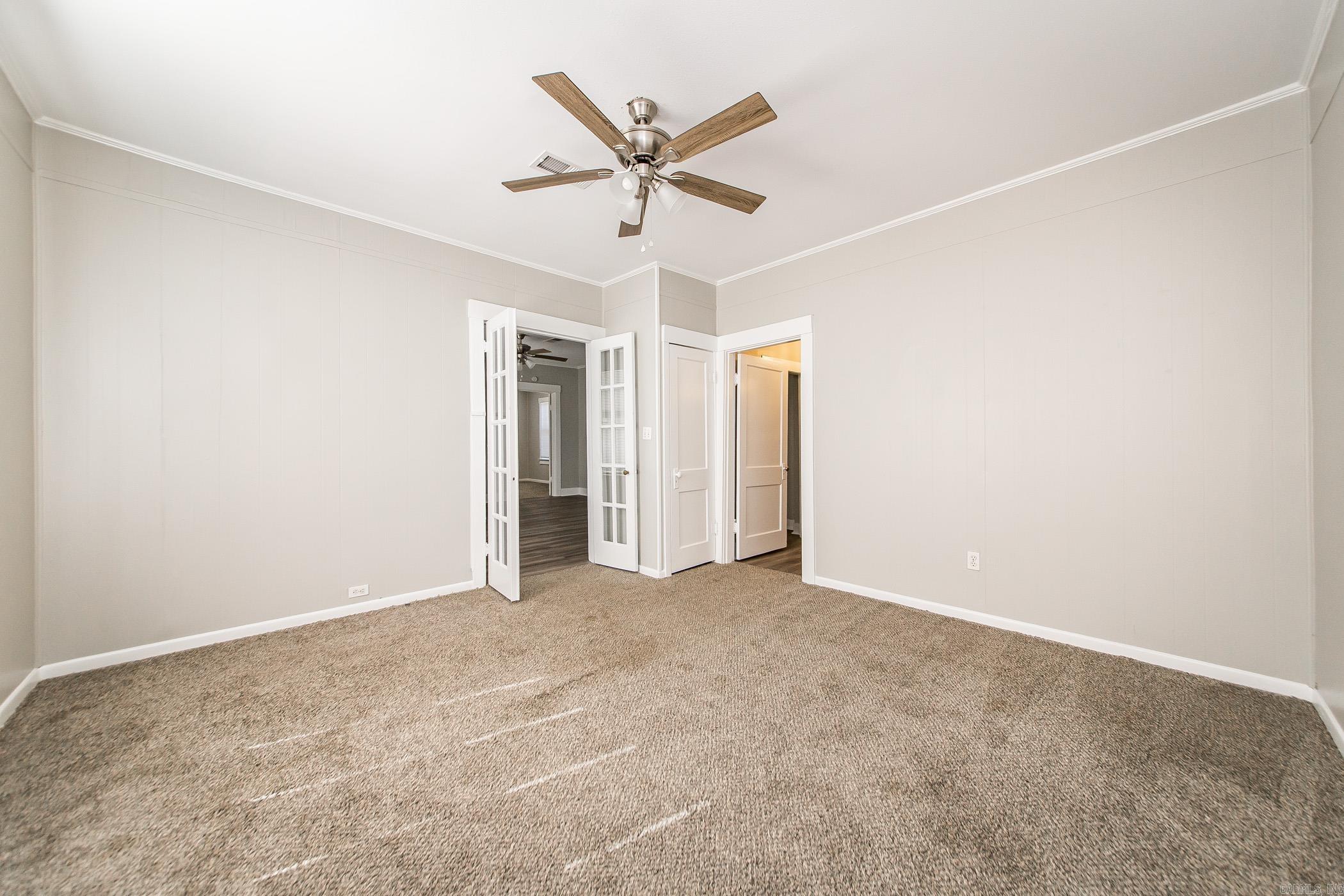 309 NE First  England, AR