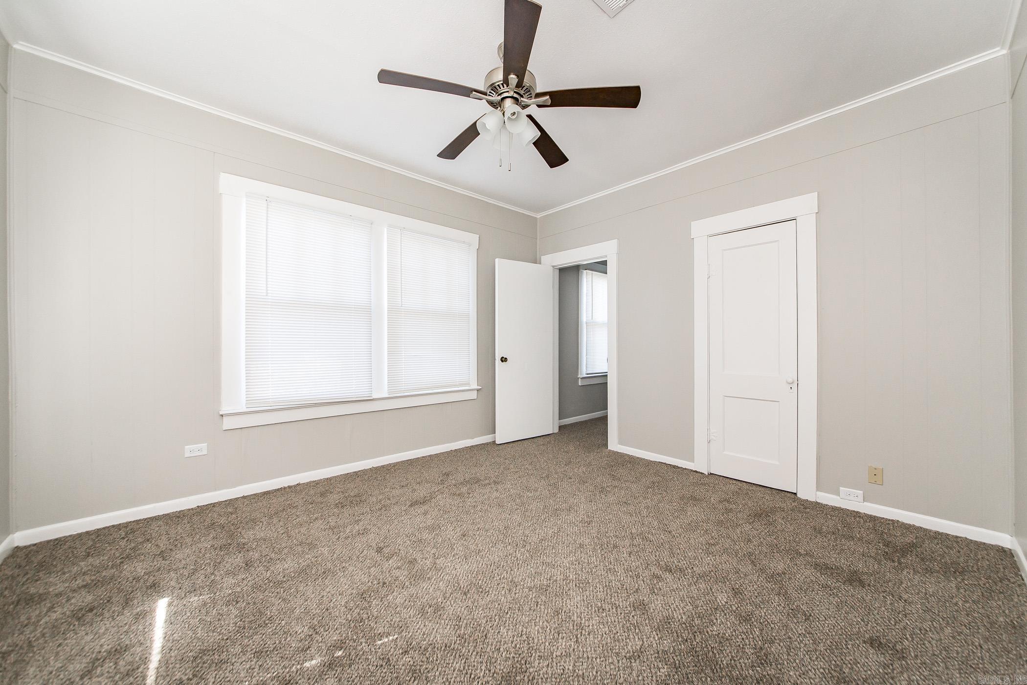 309 NE First  England, AR