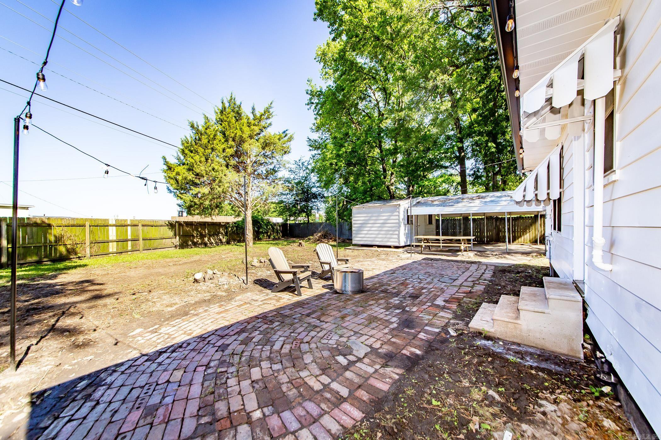 309 NE First  England, AR