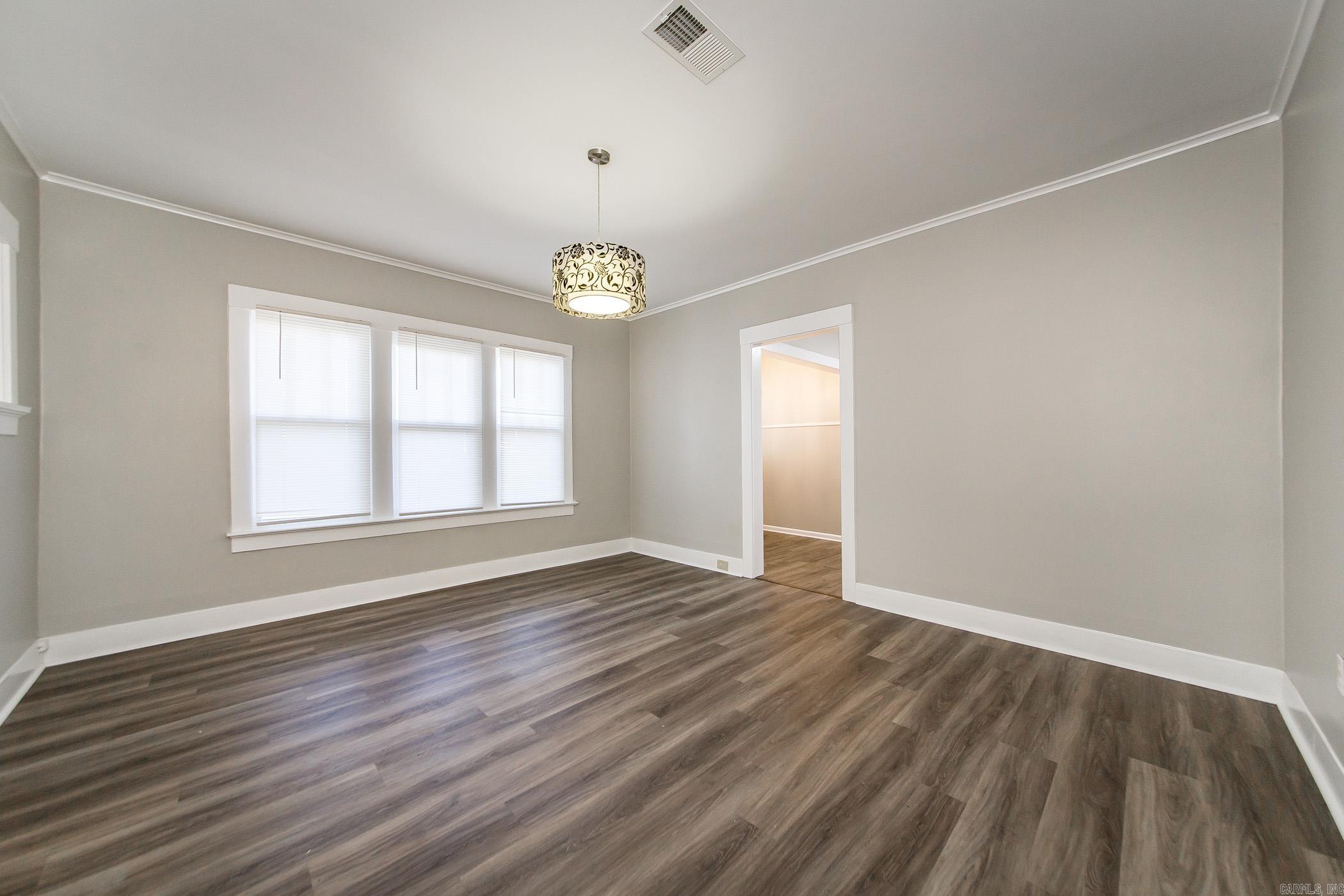 309 NE First  England, AR