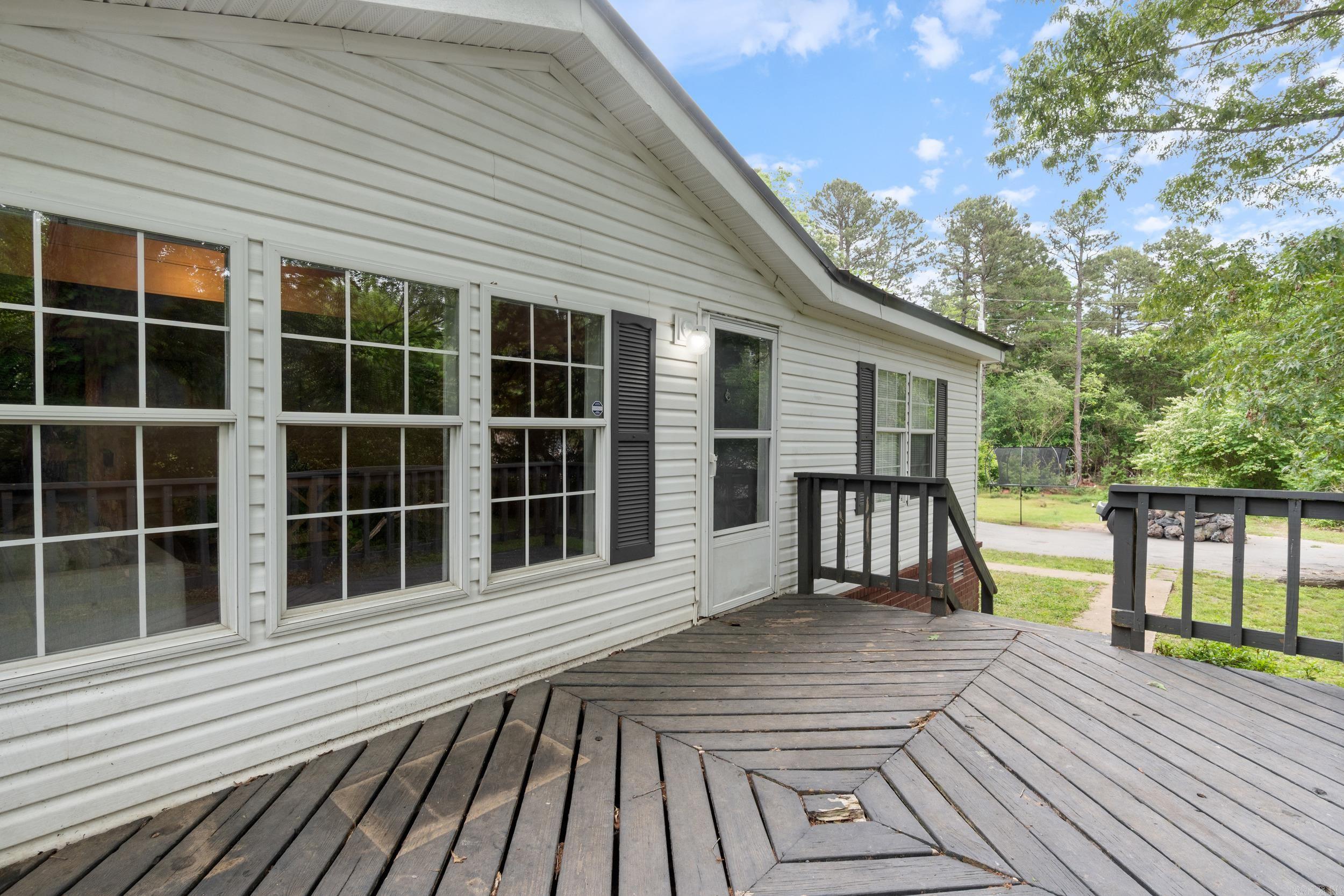 1121 Highway 31  Romance, AR
