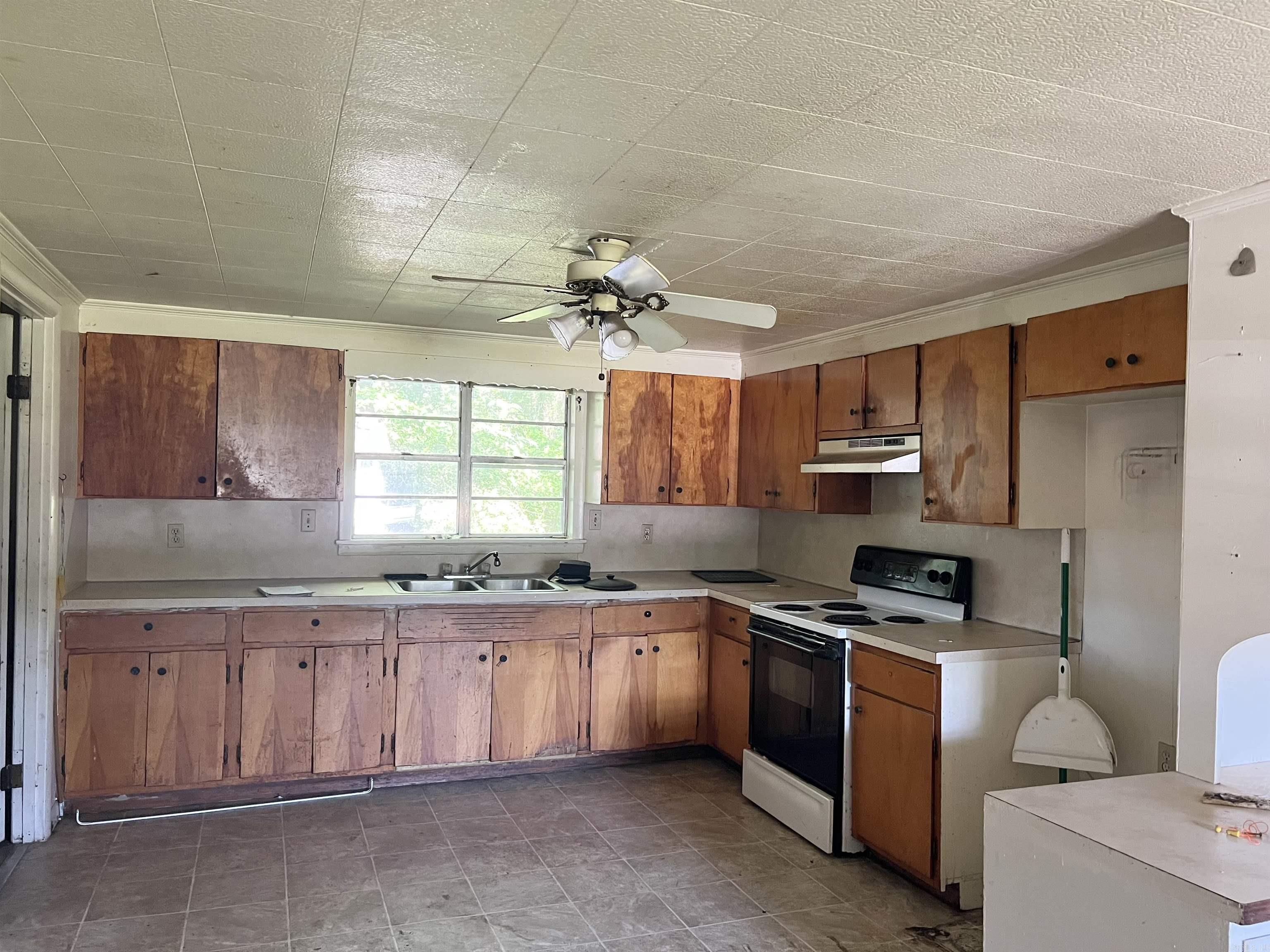 2206  Highway 65 S  Clinton, AR