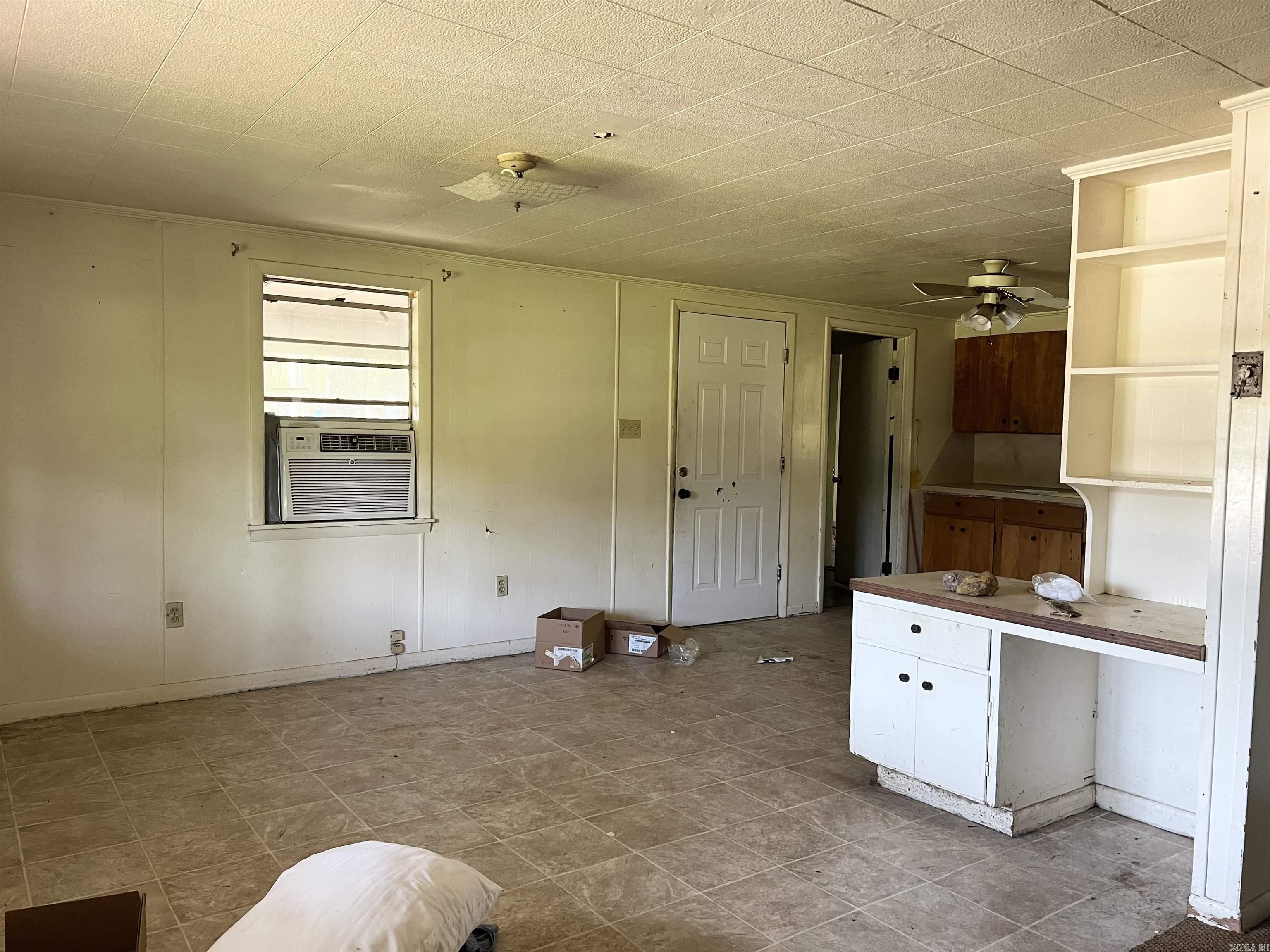 2206  Highway 65 S  Clinton, AR