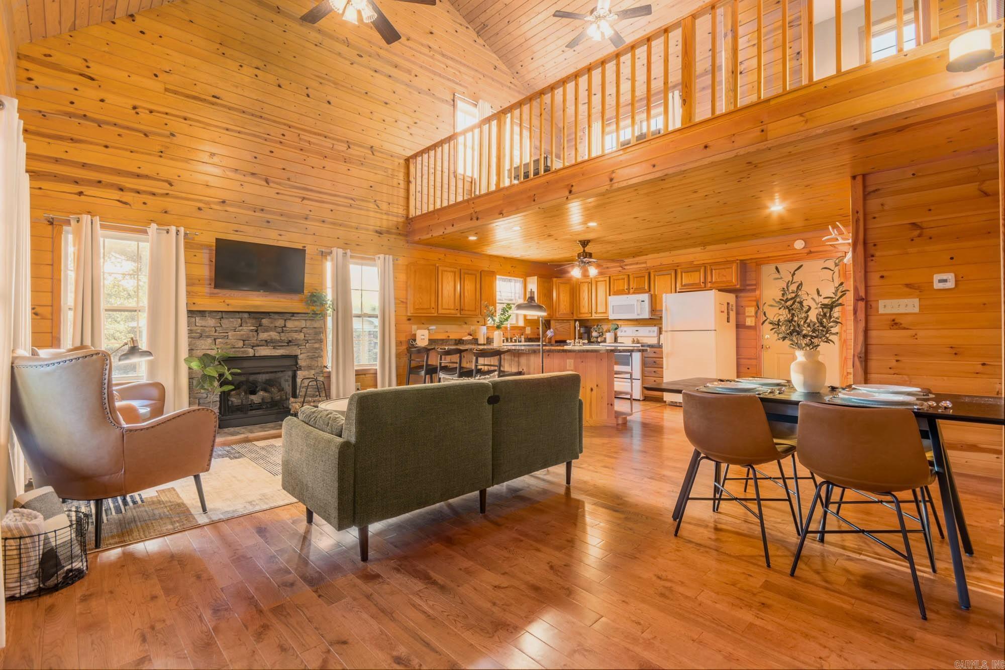 221  Skyline Dr.  Greers Ferry, AR