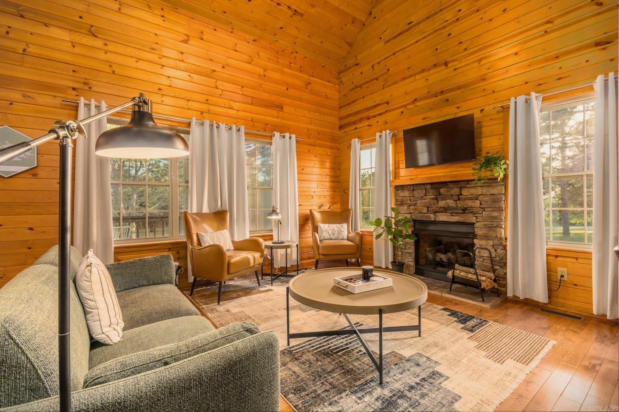 221  Skyline Dr.  Greers Ferry, AR
