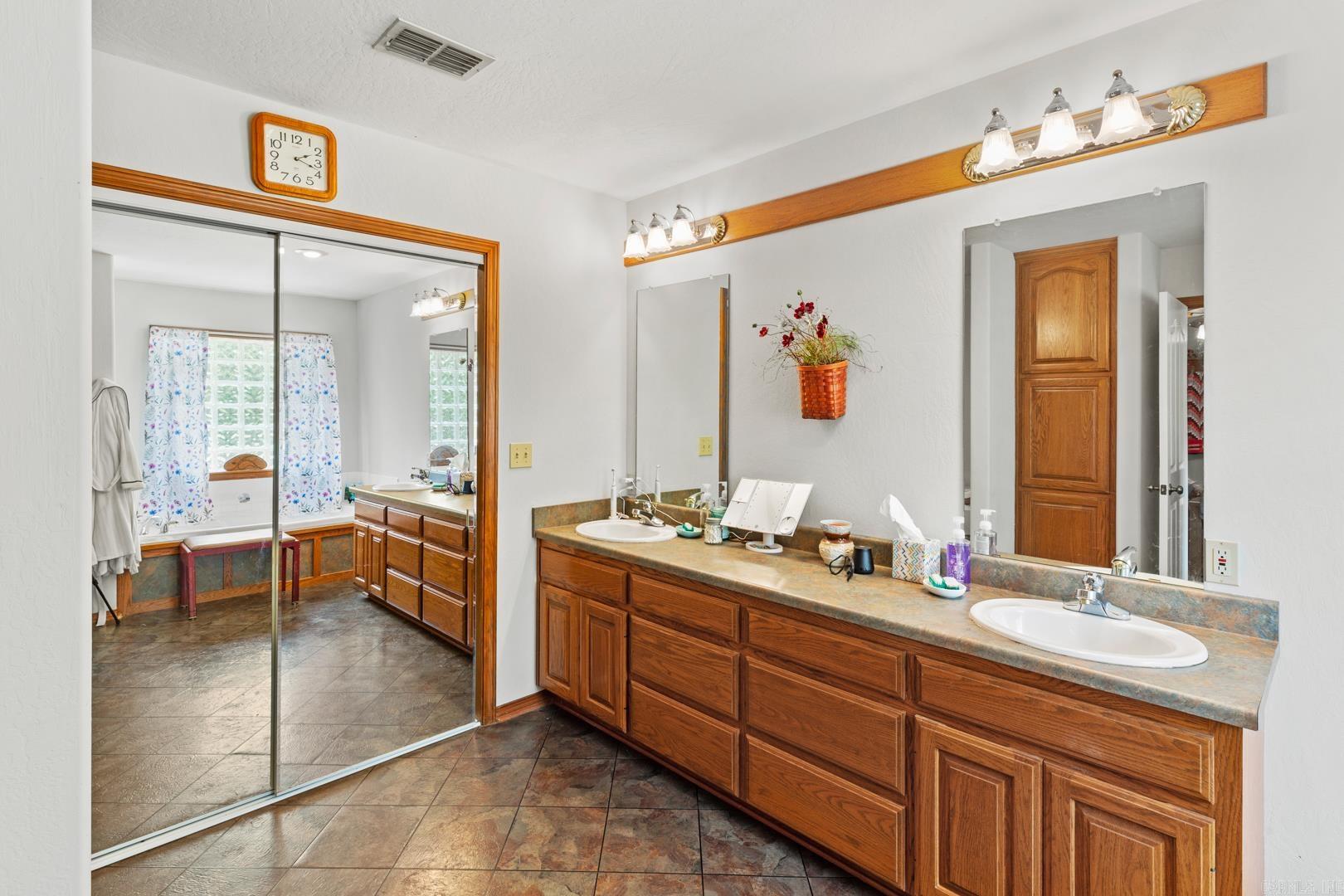 802  Polk Road 76 E  Mena, AR