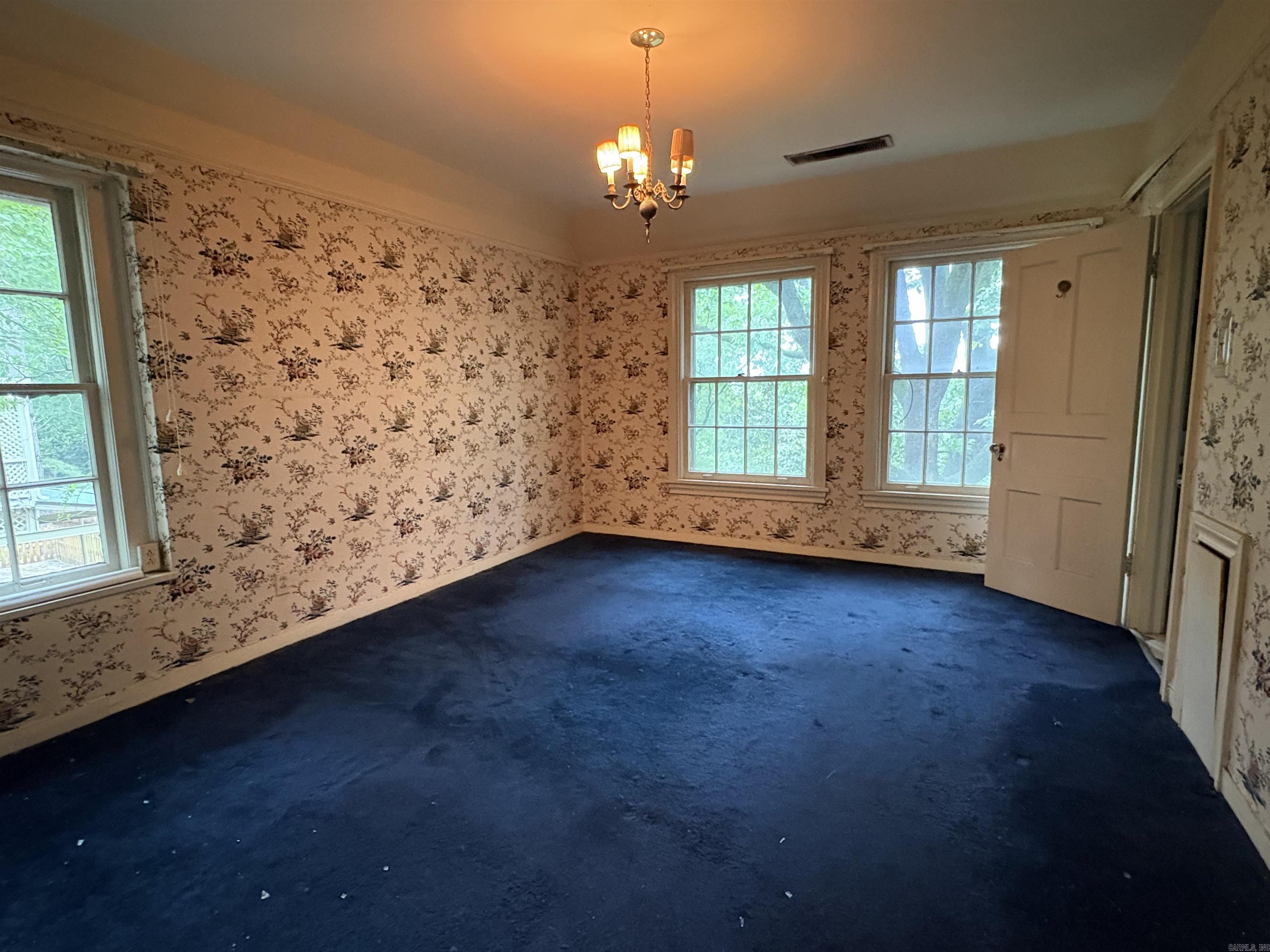 5015 E Crestwood  Little Rock, AR