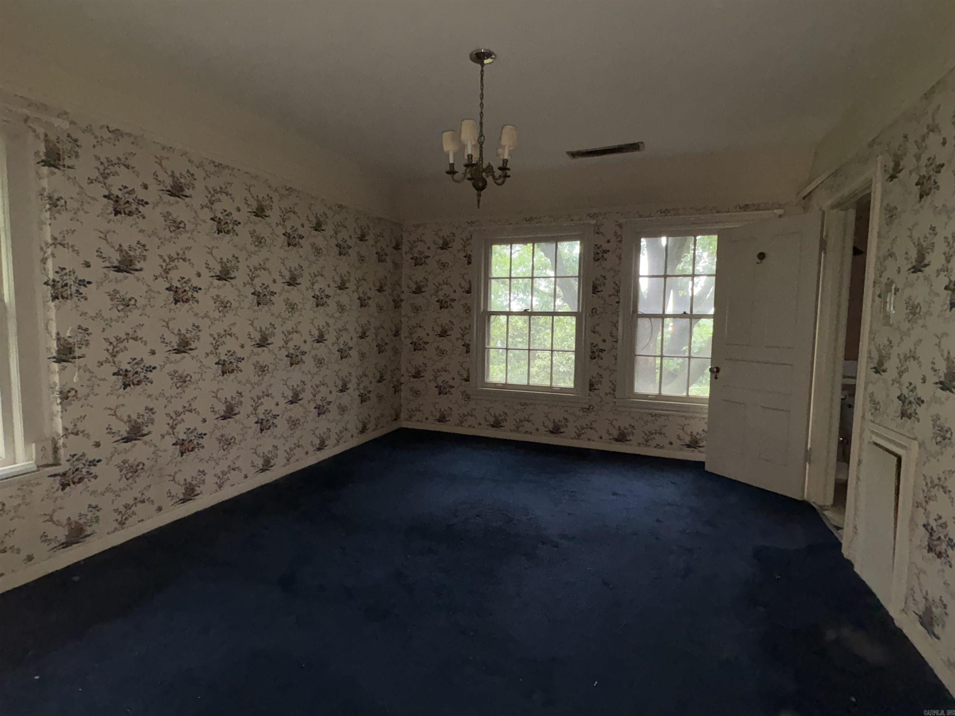 5015 E Crestwood  Little Rock, AR