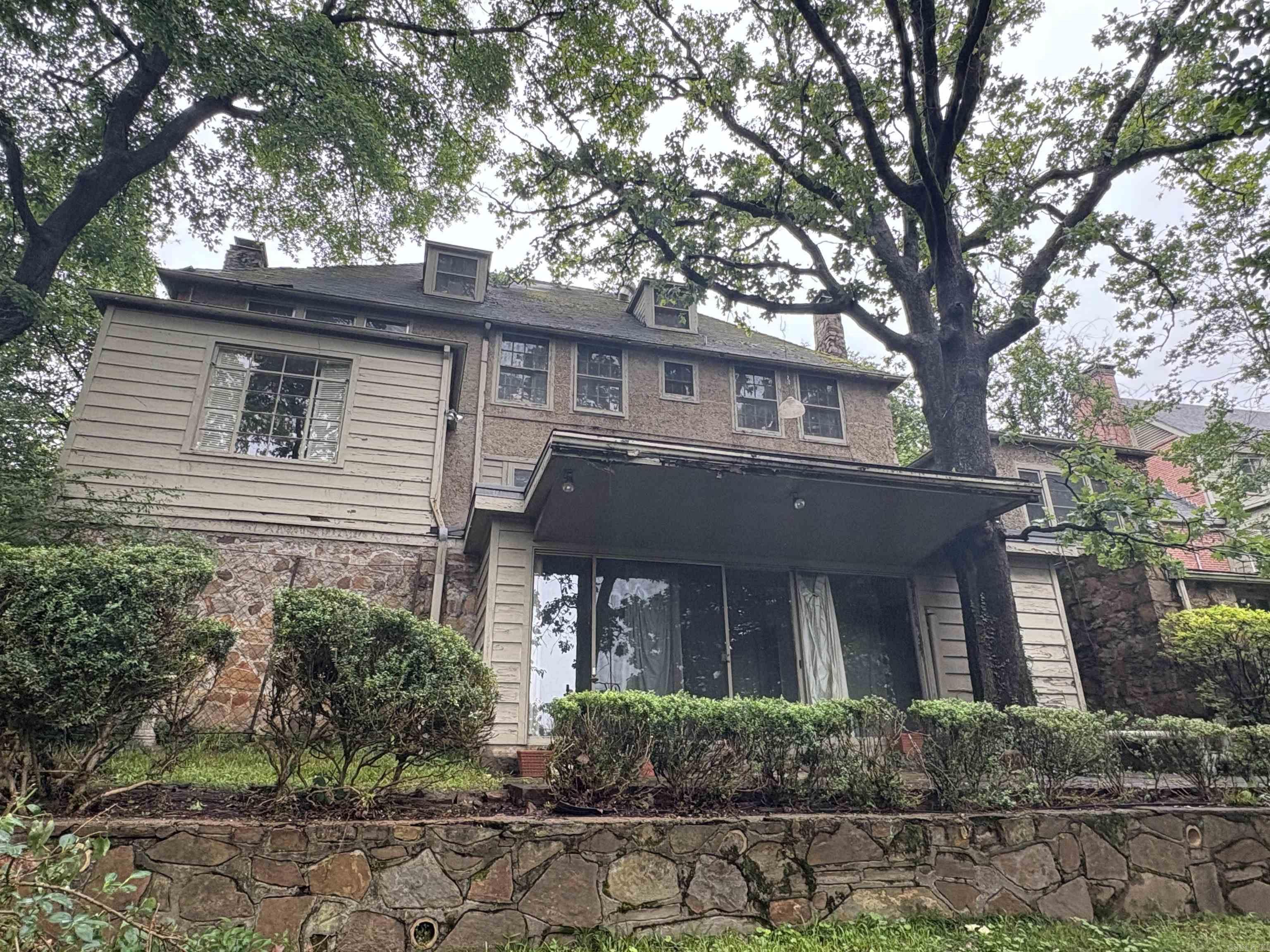 5015 E Crestwood  Little Rock, AR