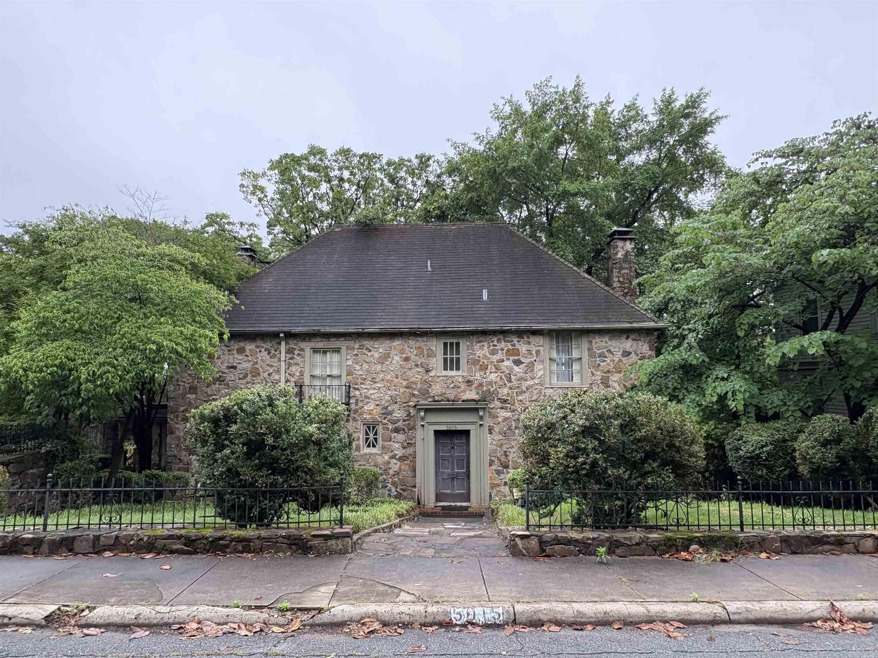 5015 E Crestwood  Little Rock, AR