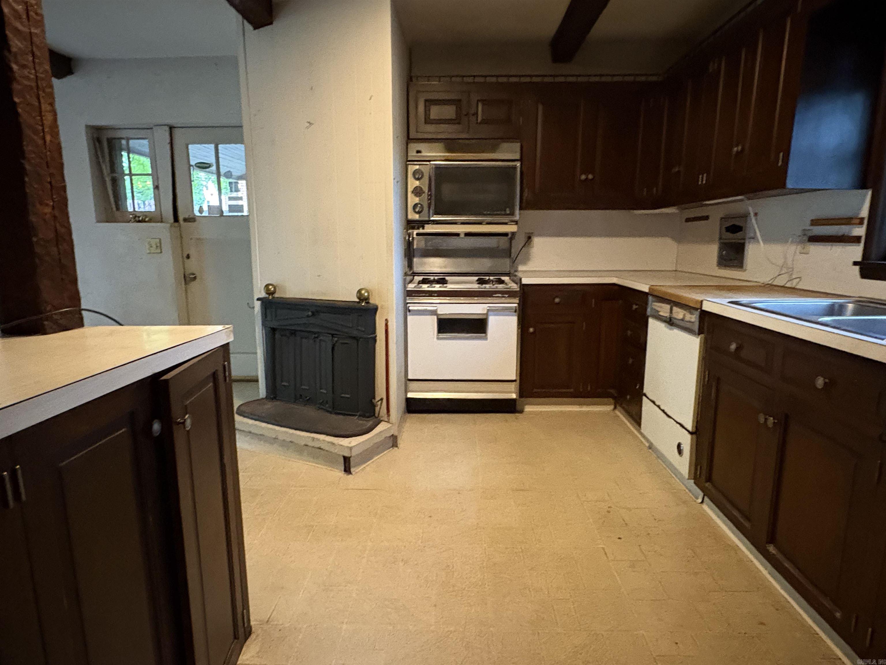 5015 E Crestwood  Little Rock, AR