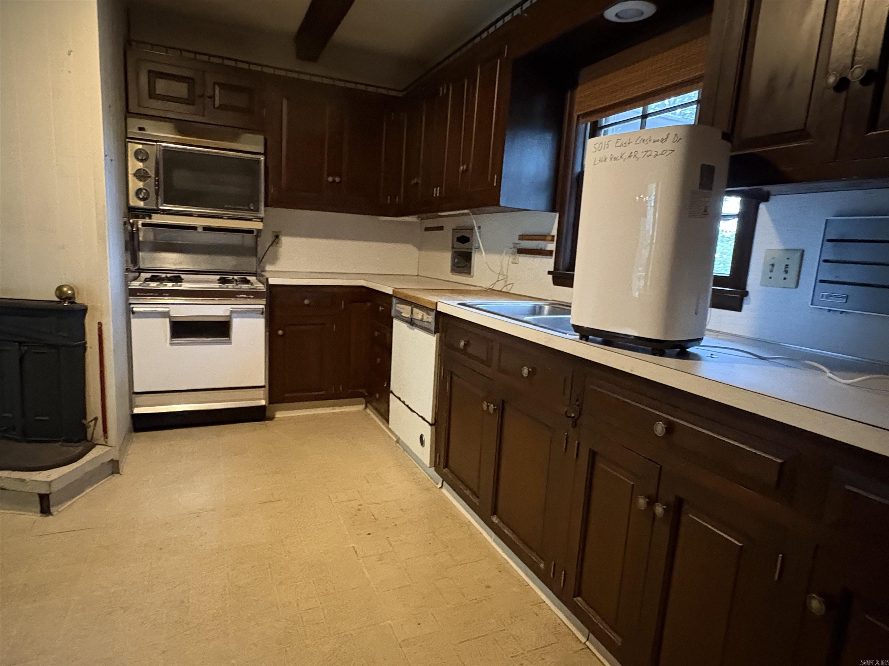 5015 E Crestwood  Little Rock, AR