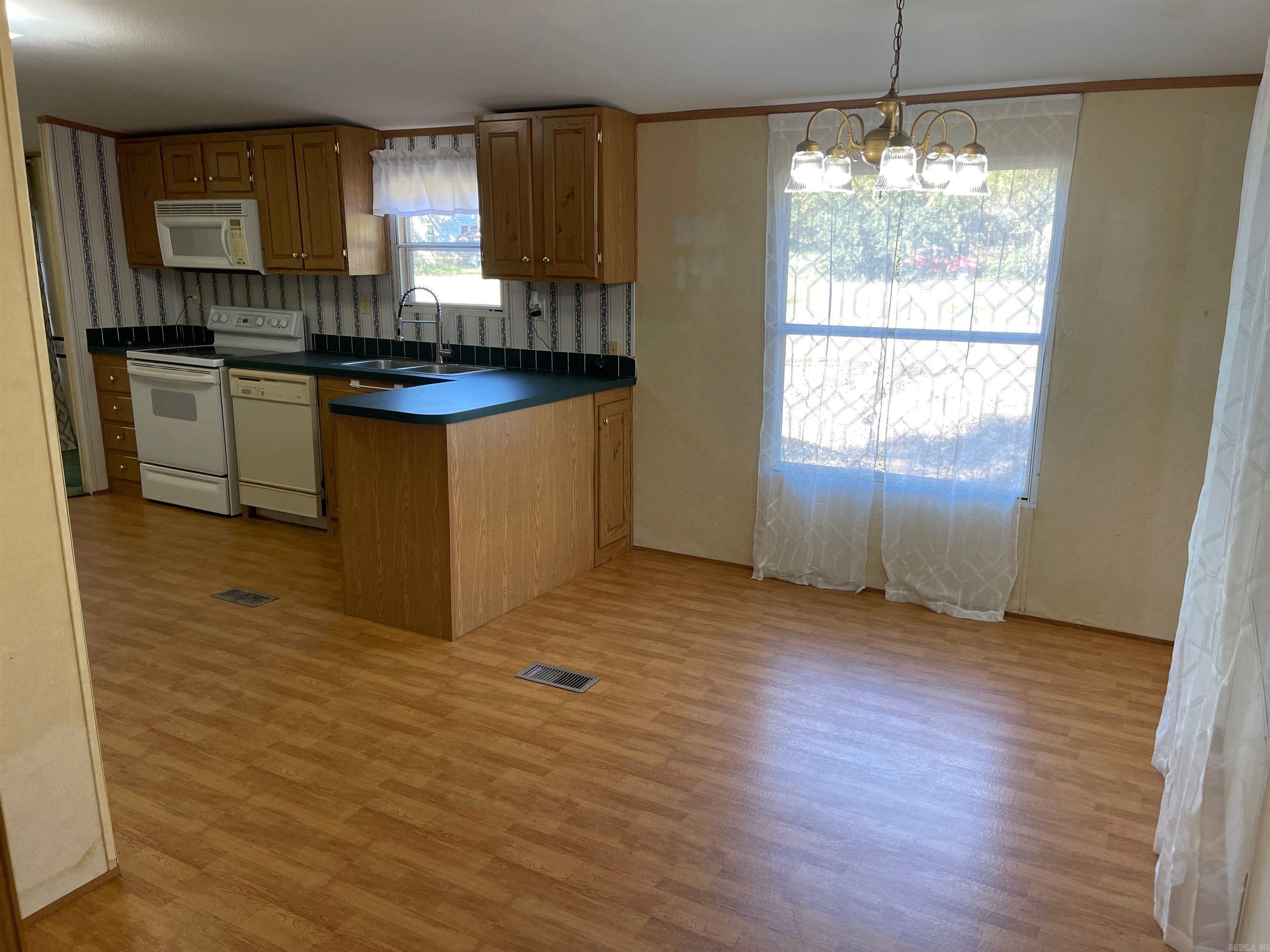 301 E Shelton  Monticello, AR