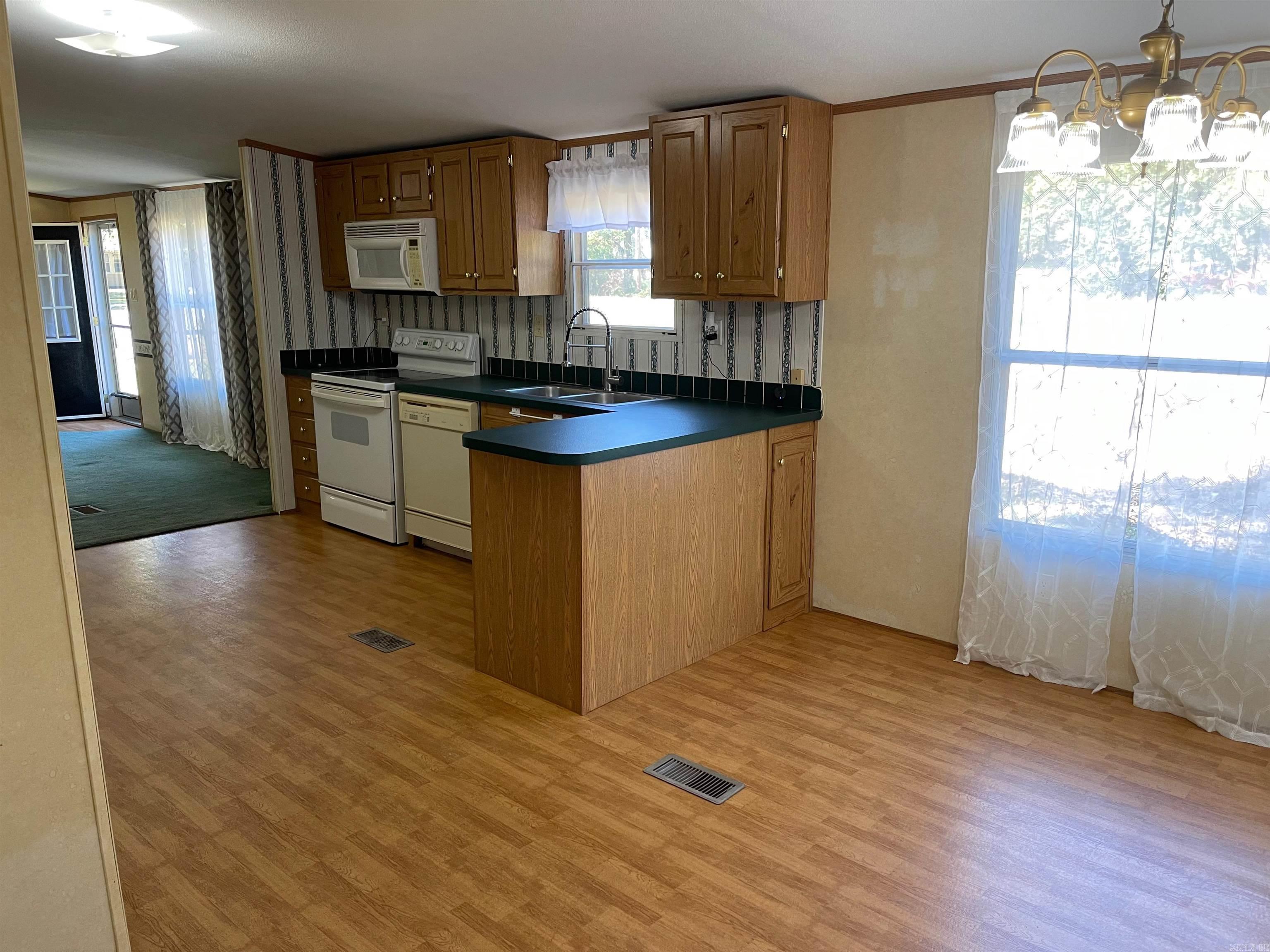 301 E Shelton  Monticello, AR