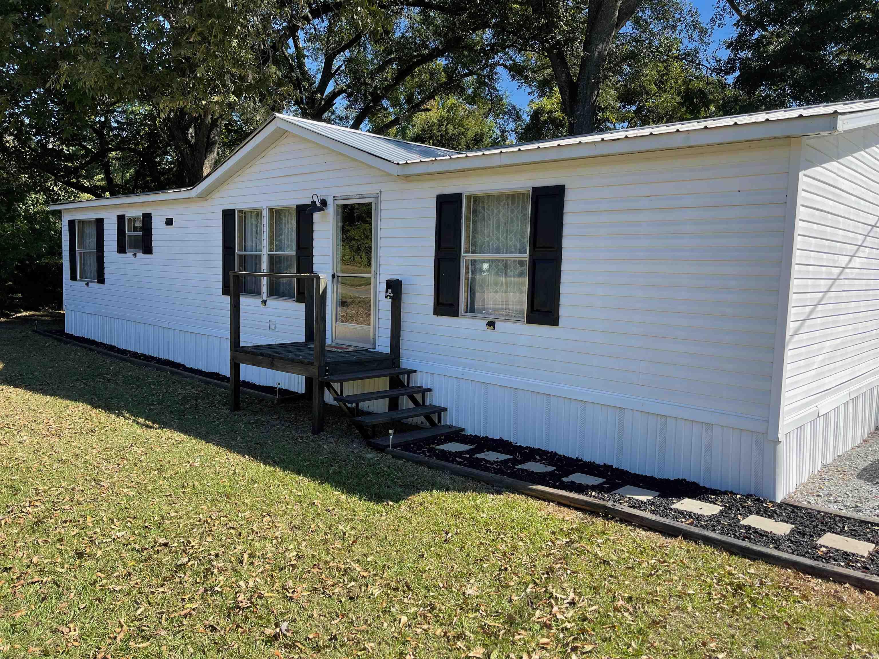 301 E Shelton  Monticello, AR